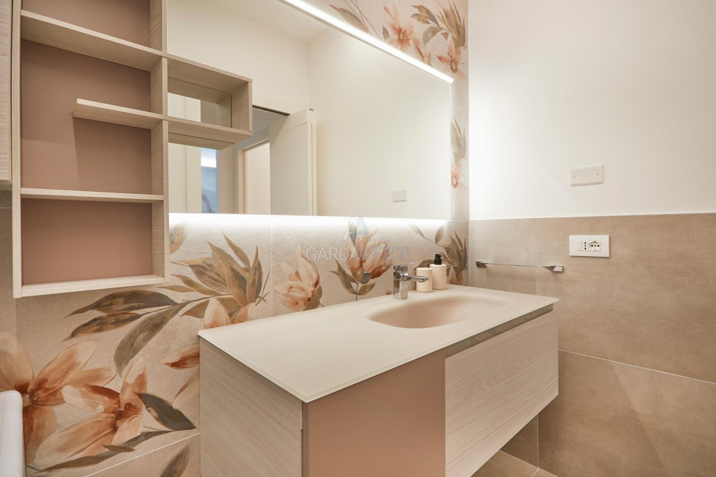 Kyoto Apartment - Eleganza moderna vicino alle meraviglie del Garda