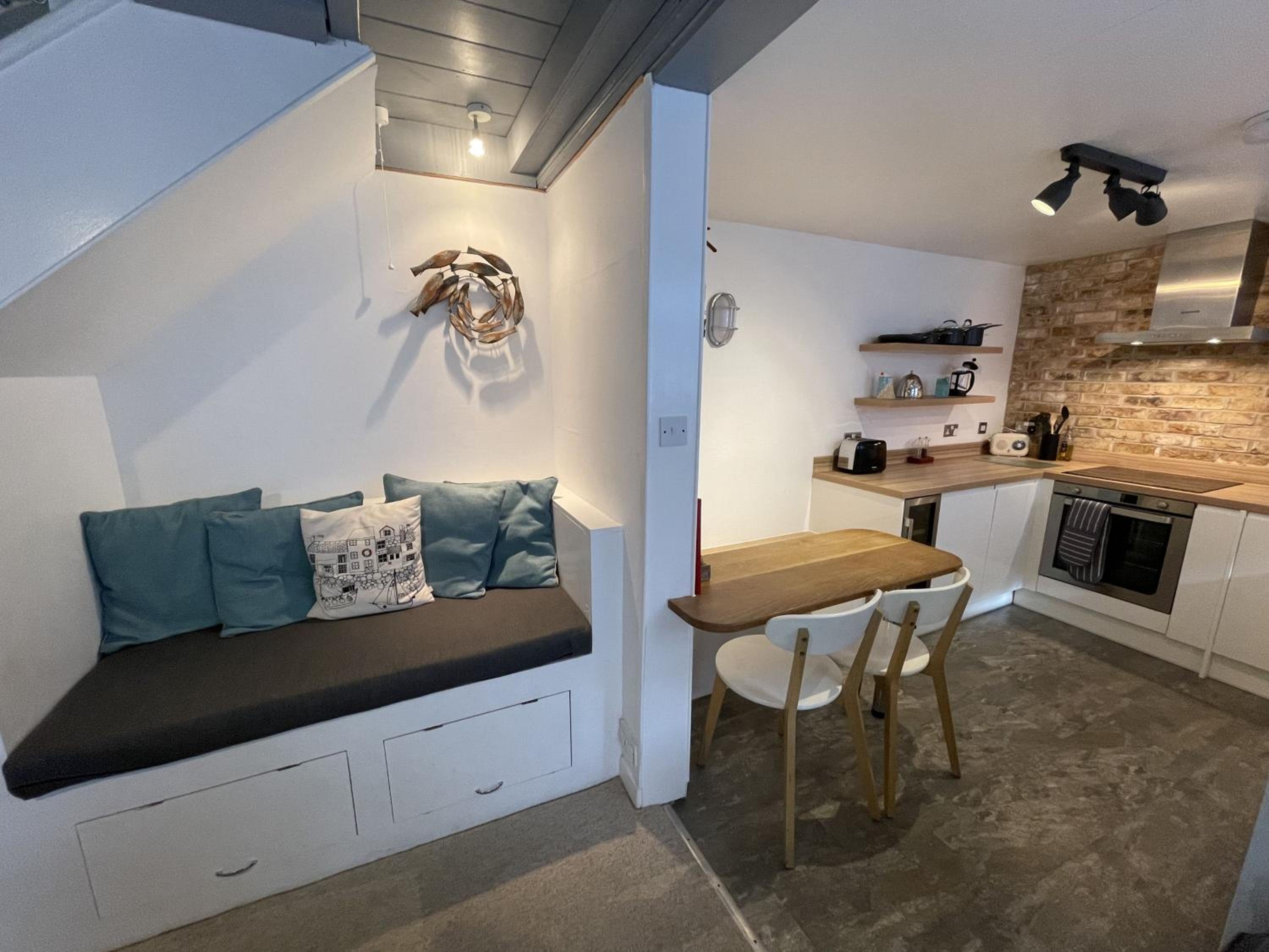 The Bolthole, a cosy, contemporary cottage!