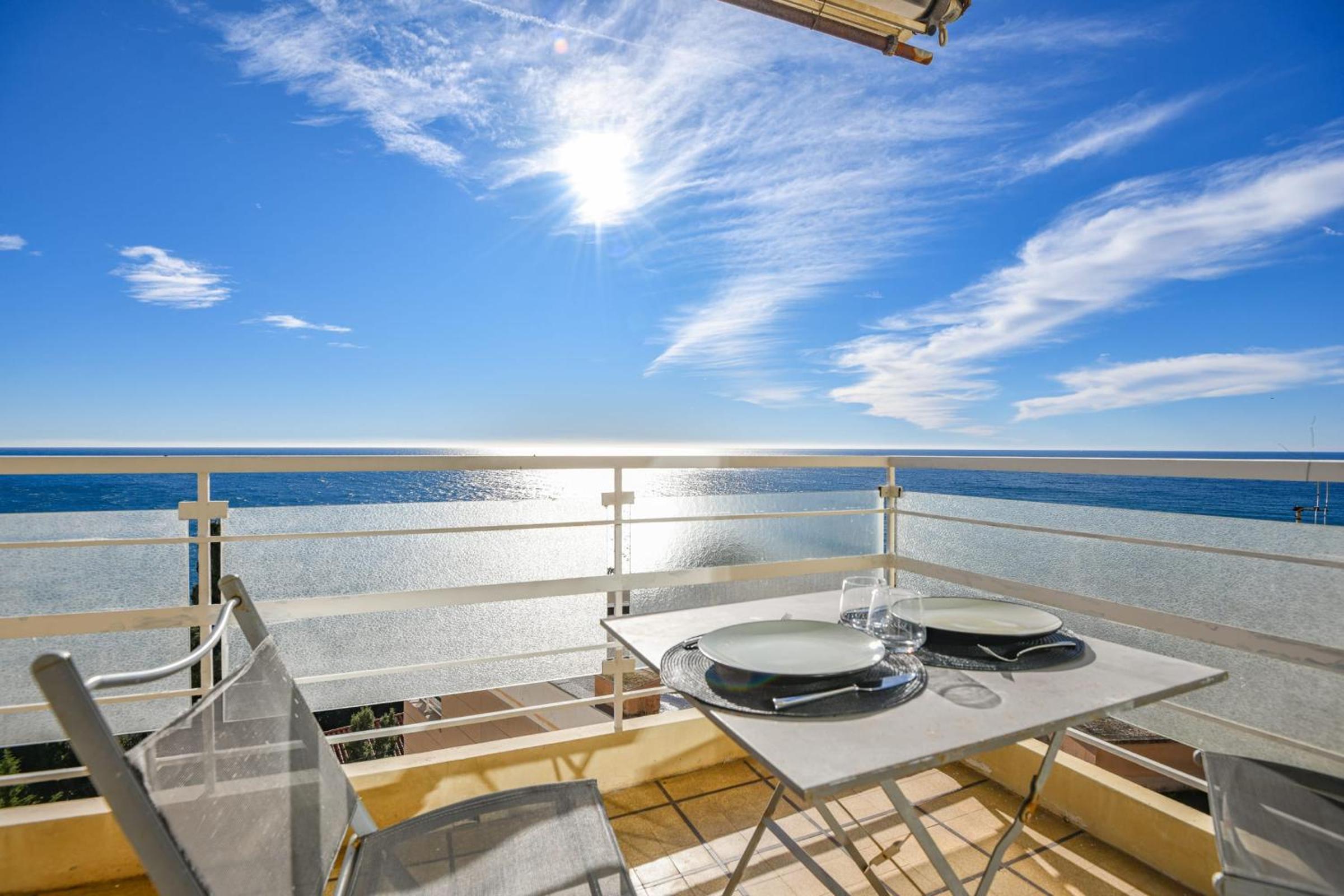 Appart vue mer splendide et plage proche de Monaco photo 5