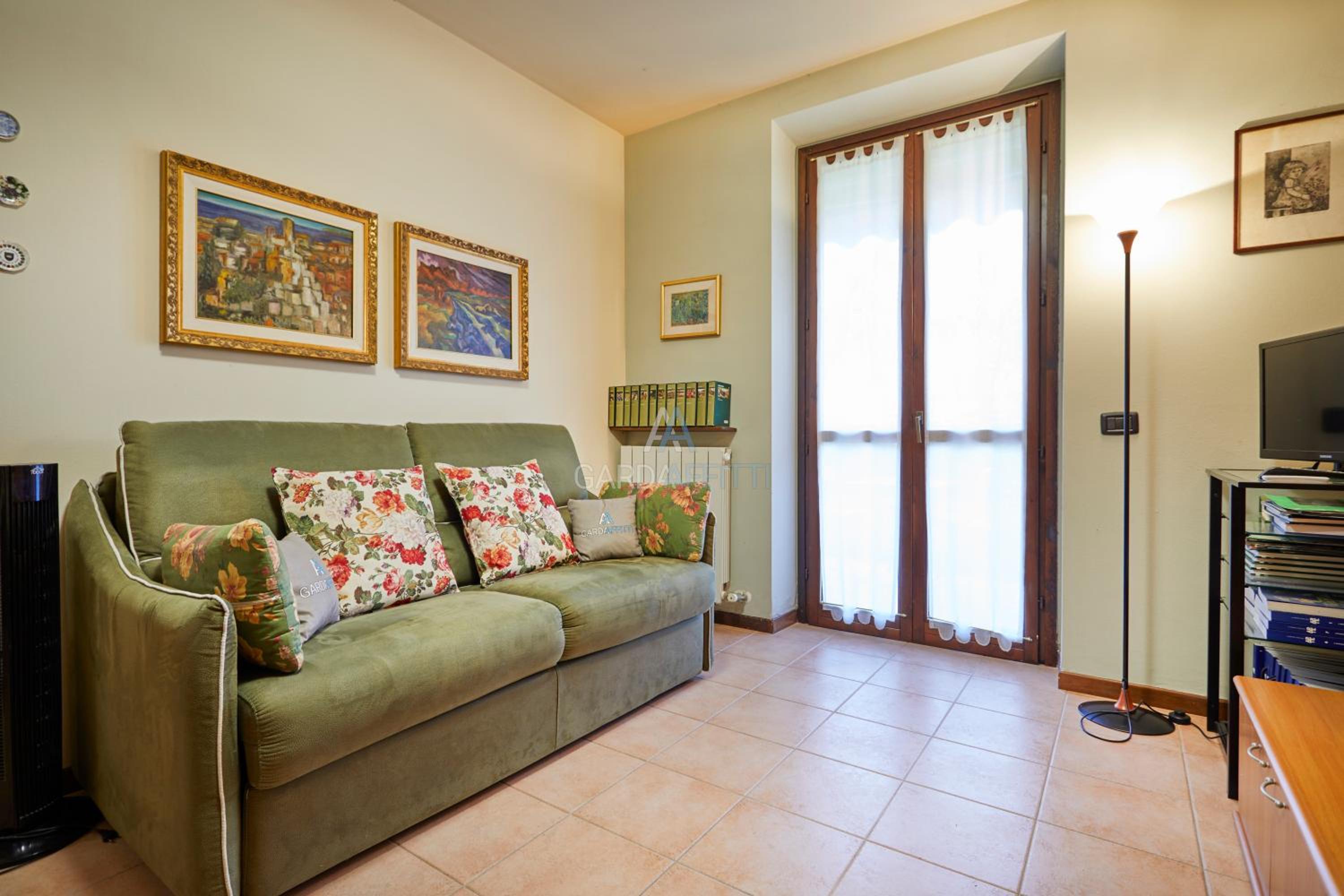 Pegaso Apt - Oasi con Giardino Privato a Sirmione