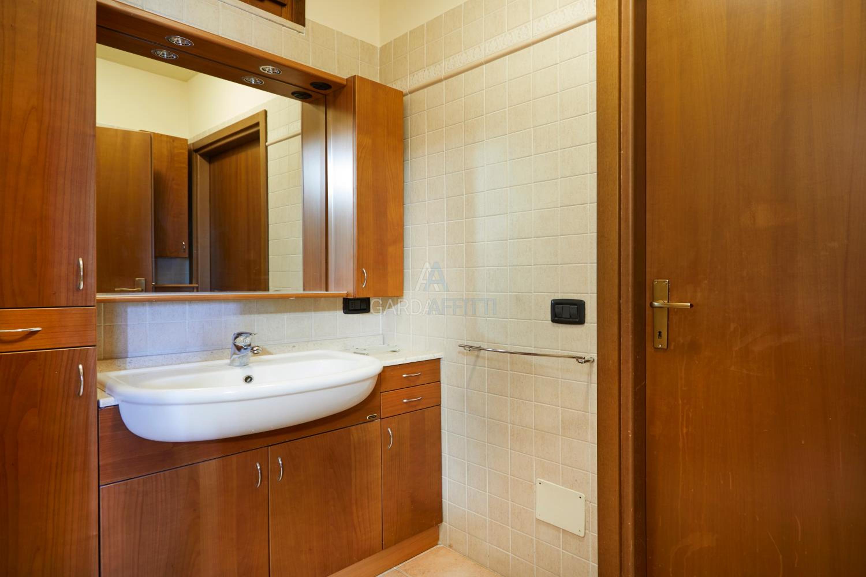 Pegaso Apt - Oasi con Giardino Privato a Sirmione