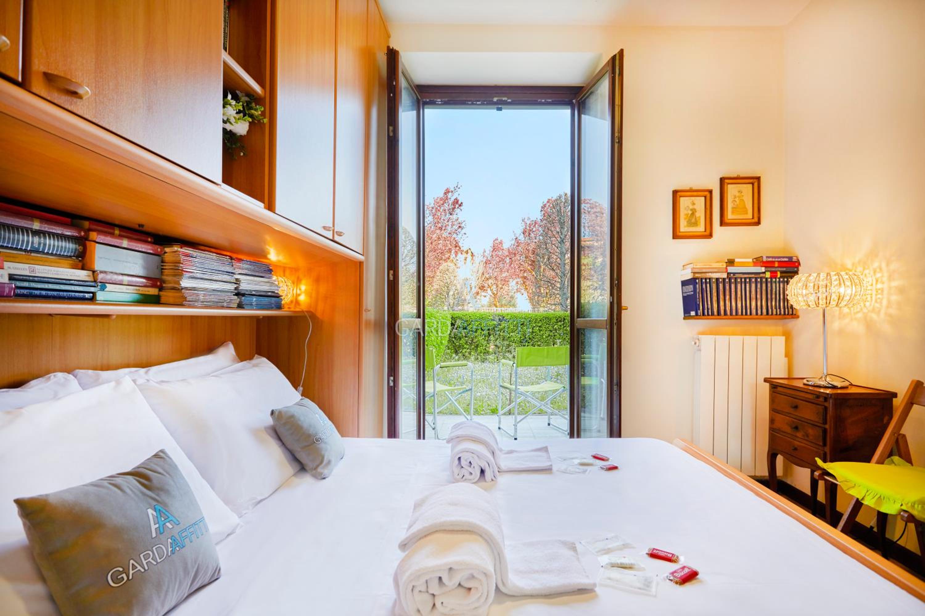 Pegaso Apt - Oasi con Giardino Privato a Sirmione