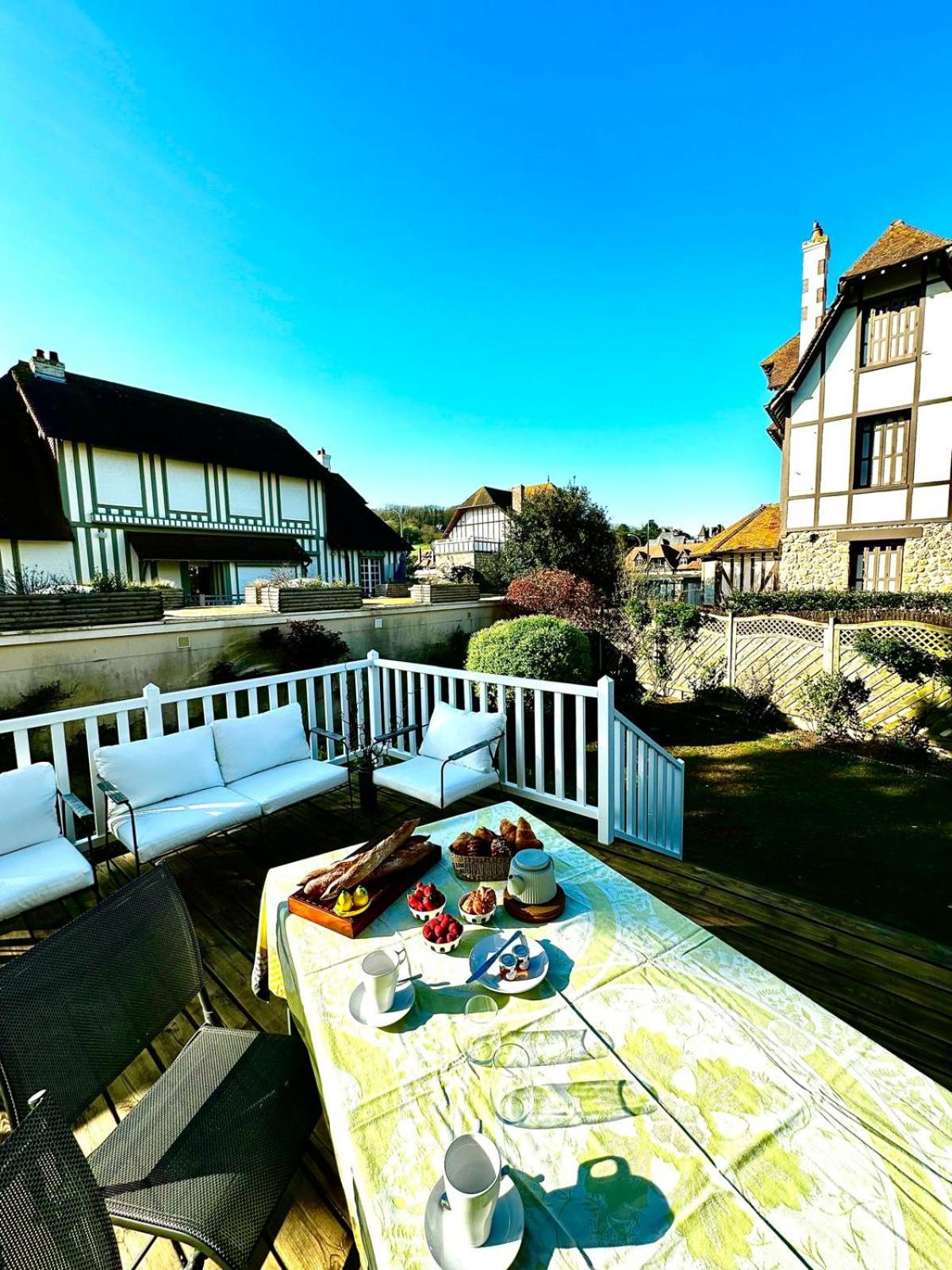 Villa Georgia - Elégante villa anglo-normande avec jardin - Plage à 100 m