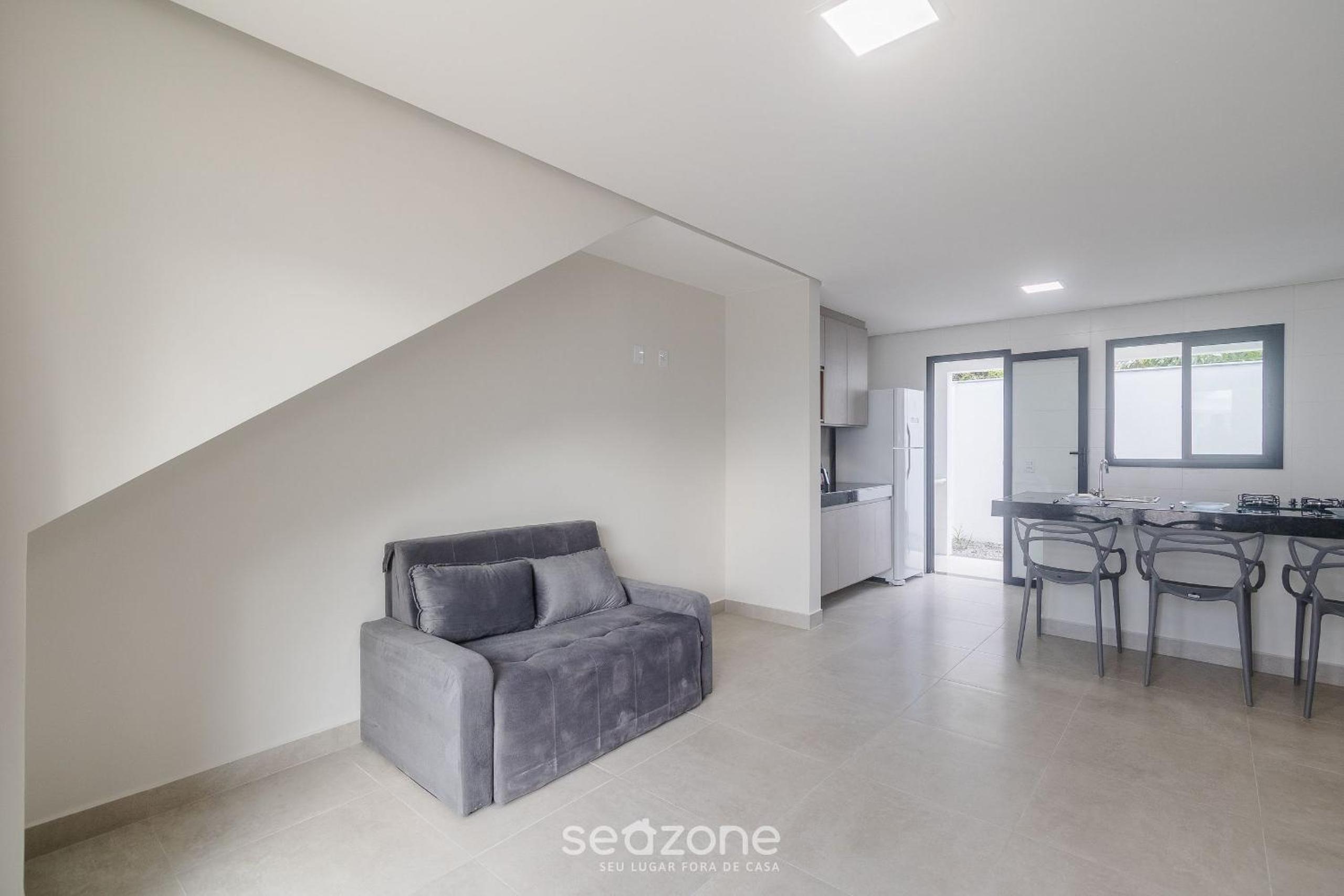 Apartments with swimming pool 700m from Taperapuan Beach NVM0009