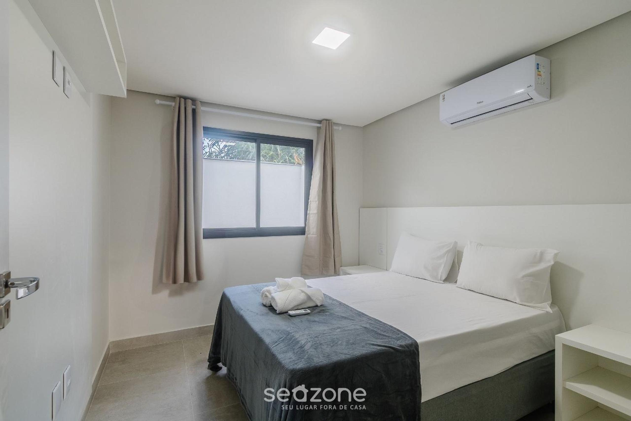 Apartments with swimming pool 700m from Taperapuan Beach NVM0009