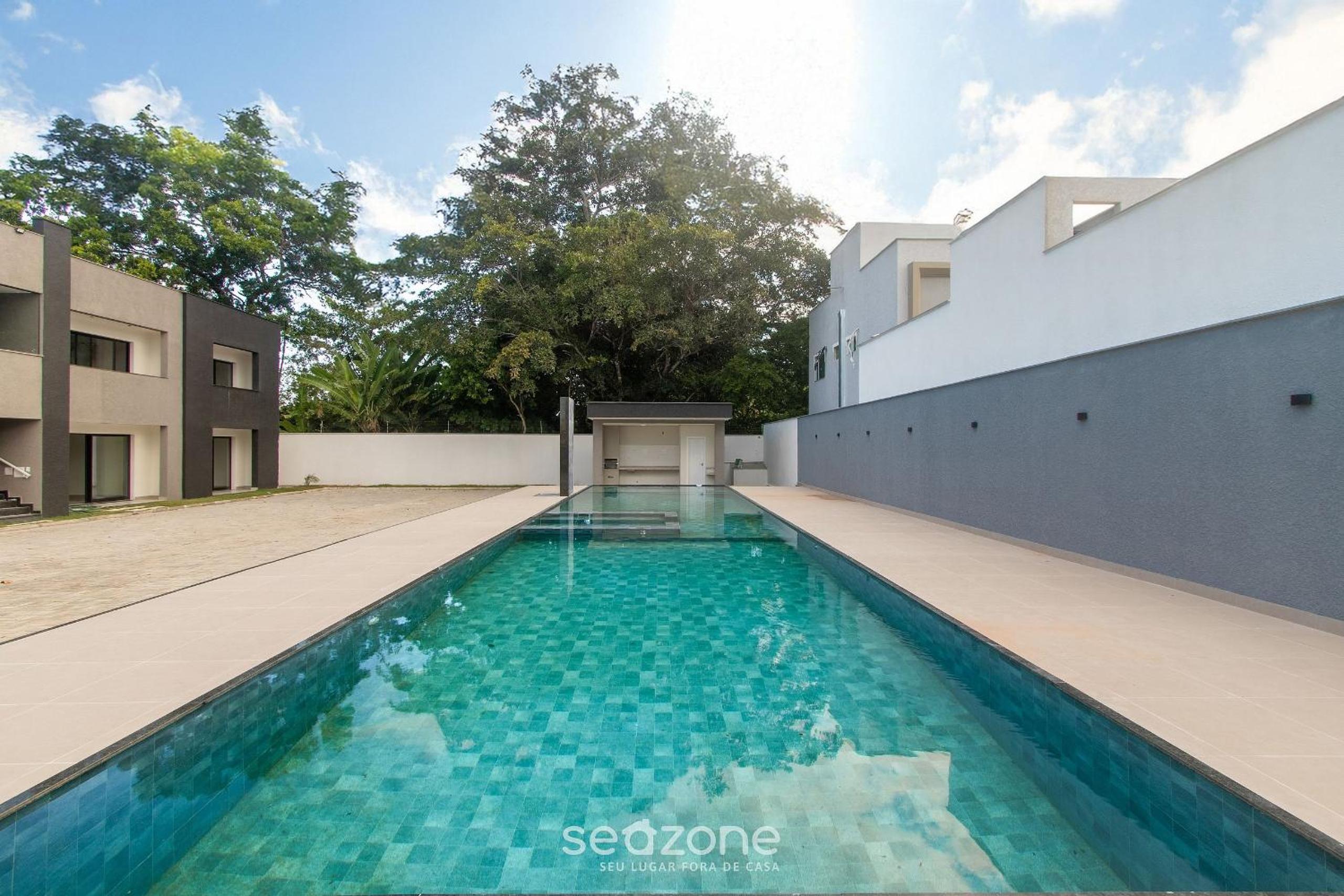 Apartments with swimming pool 700m from Taperapuan Beach NVM0009