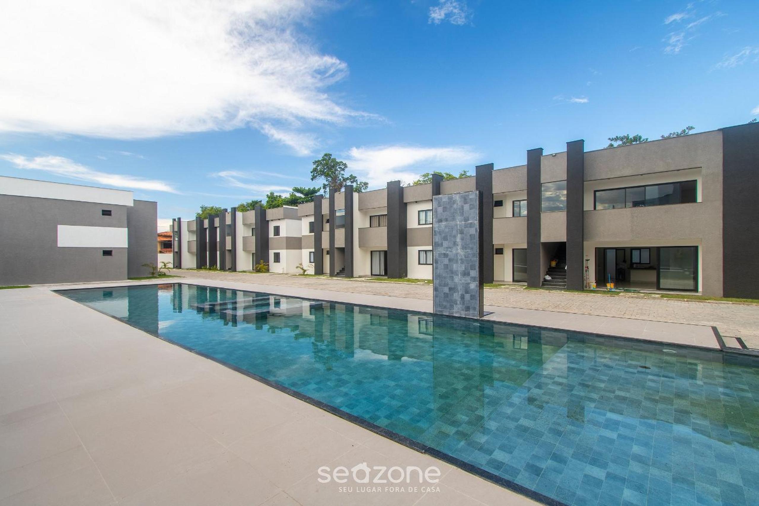 Apartments with swimming pool 700m from Taperapuan Beach NVM0009