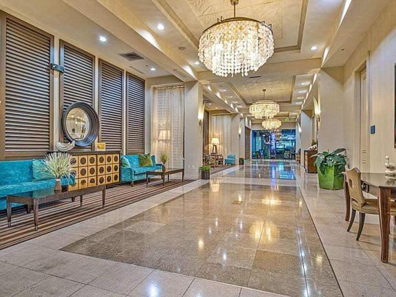 Palms Resort 2 BR King Suite Poolside Shuttle