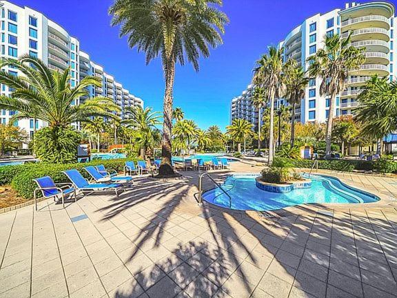 5 Star Resort 7th FL Sunrise Poolview Private Balconies Beach Gear Shuttle