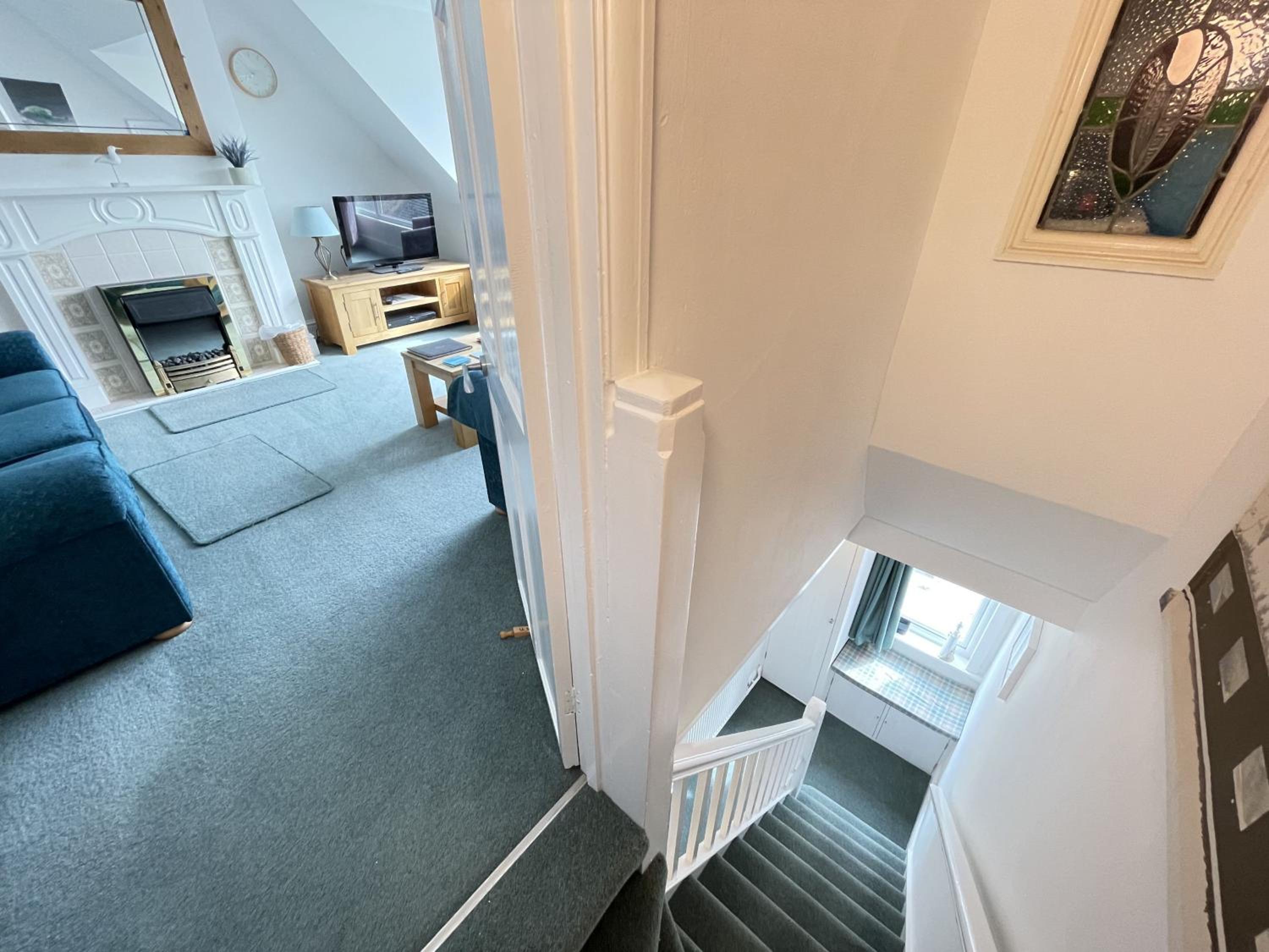 Upper Seaview in the heart of Downalong, Steps from Harbour & Beaches