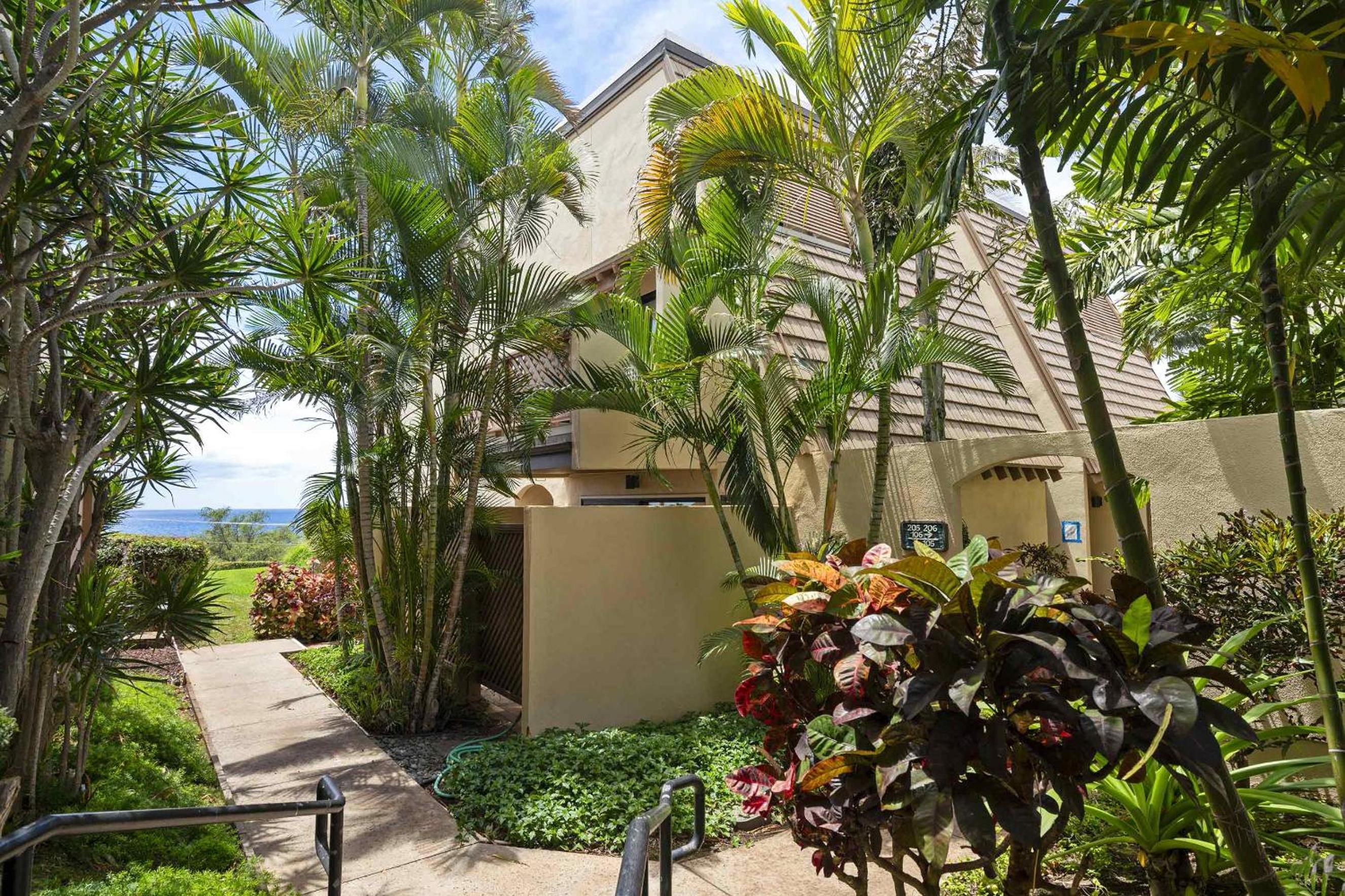 Maui Kamaole A-206 - Prime Location, Stunning Renovation, Large Lanai, Split AC!