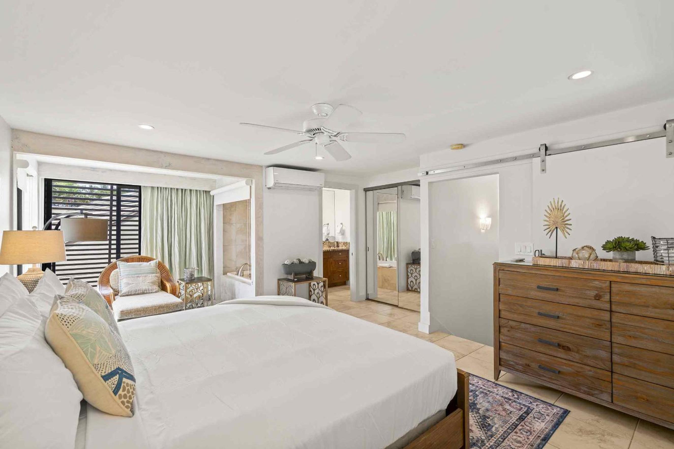 Maui Kamaole A-206 - Prime Location, Stunning Renovation, Large Lanai, Split AC!