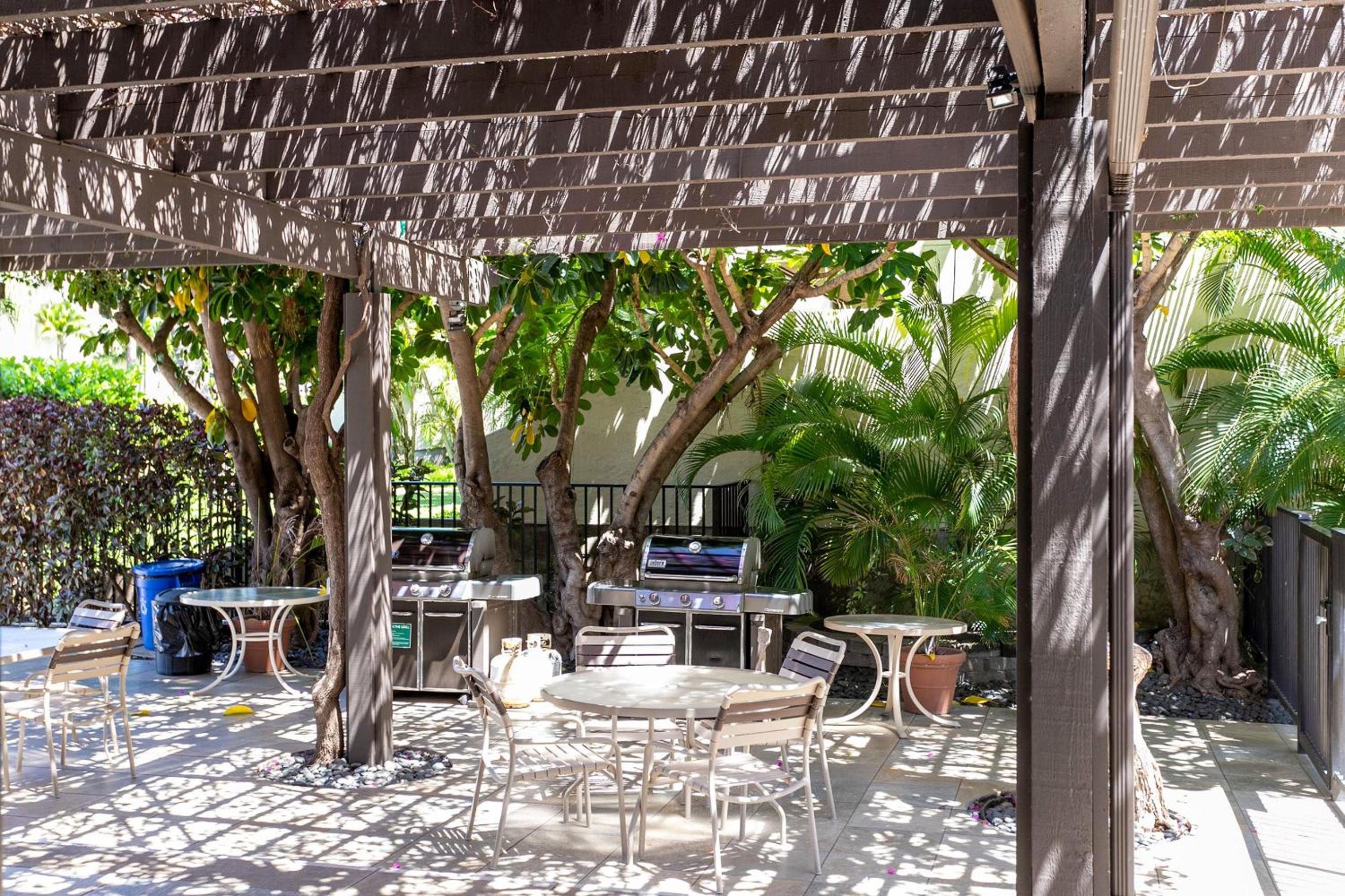 Maui Kamaole A-206 - Prime Location, Stunning Renovation, Large Lanai, Split AC!