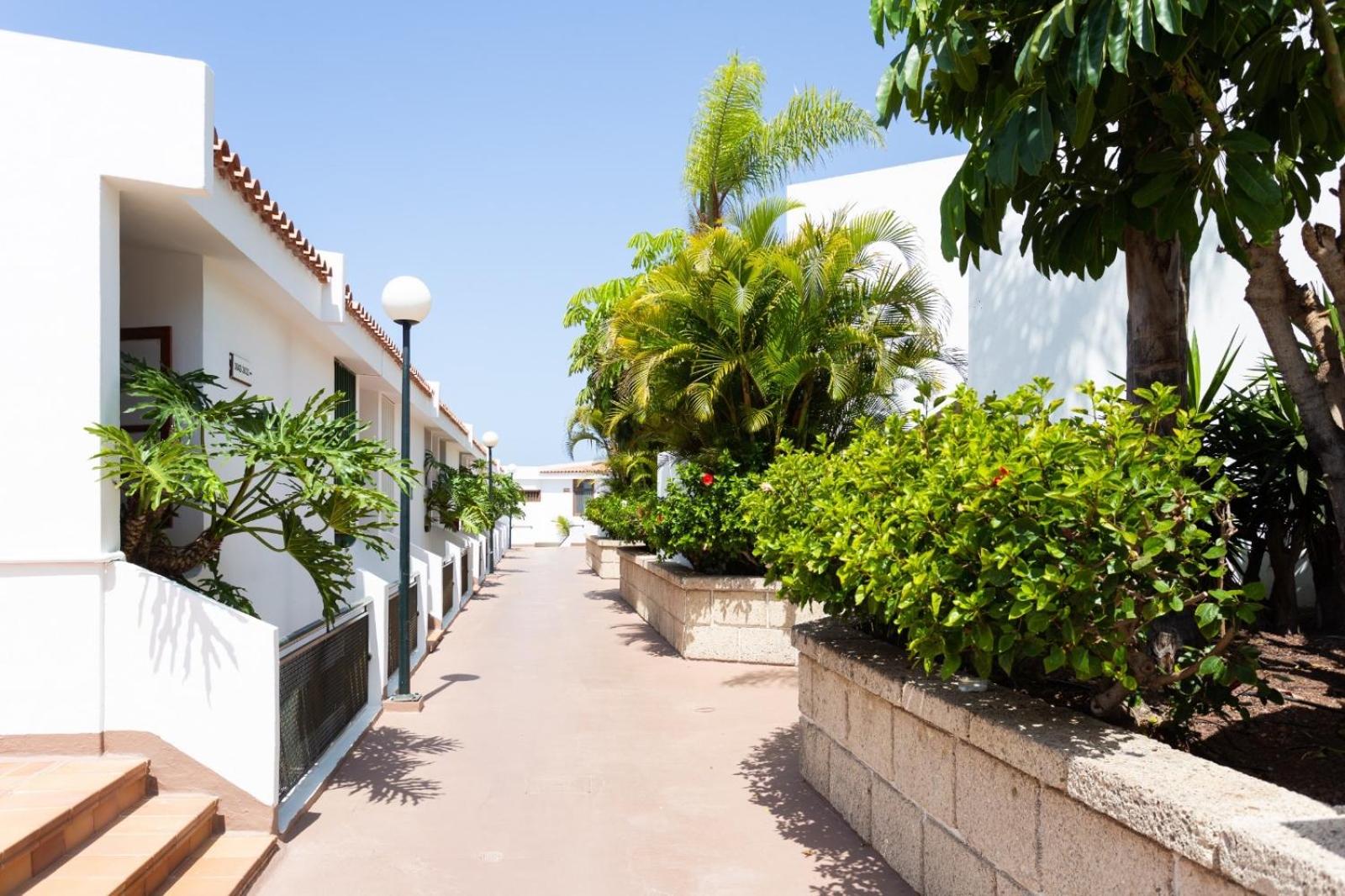 Malibu park studio with ocean views & heated pool