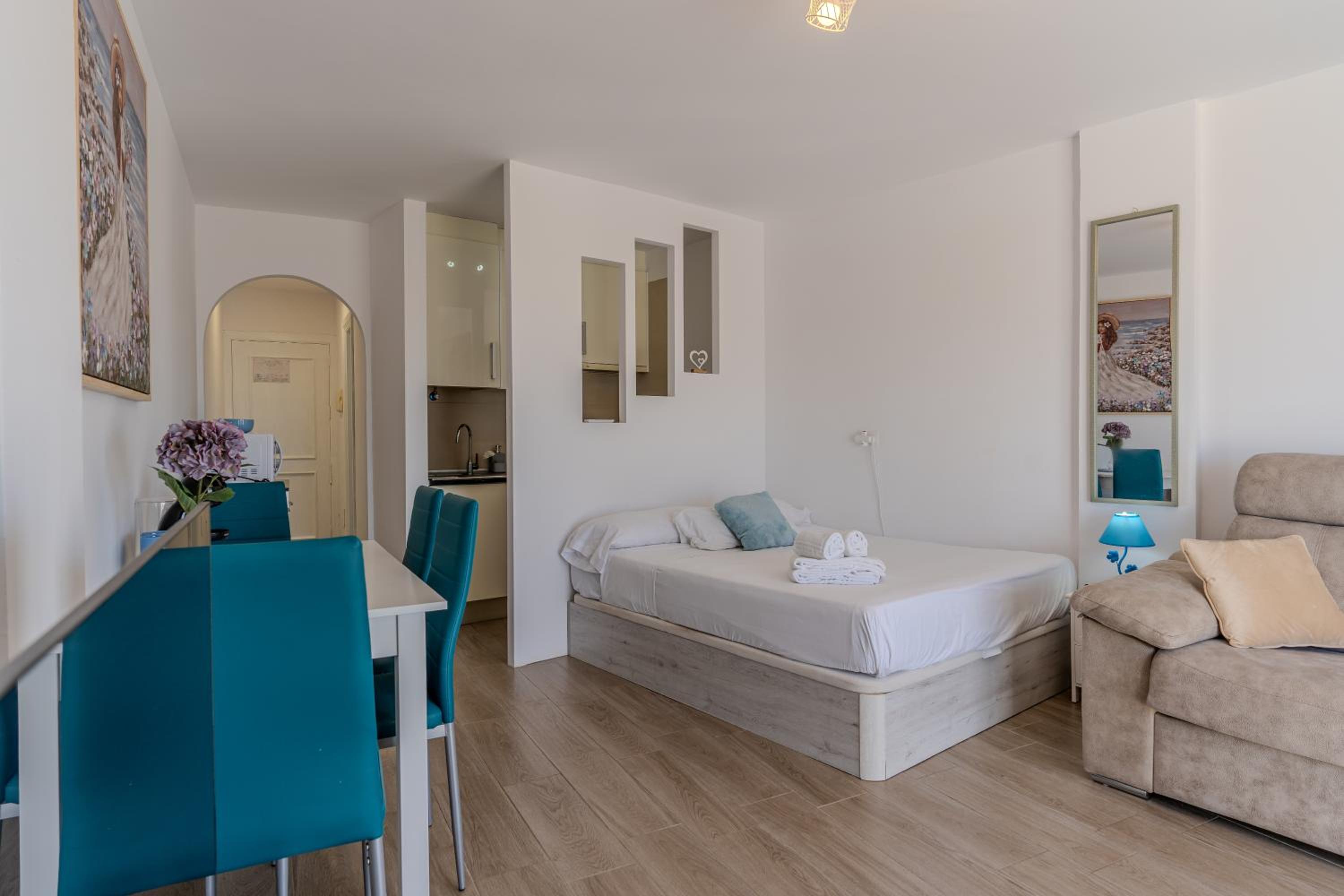 Malibu park studio with ocean views & heated pool