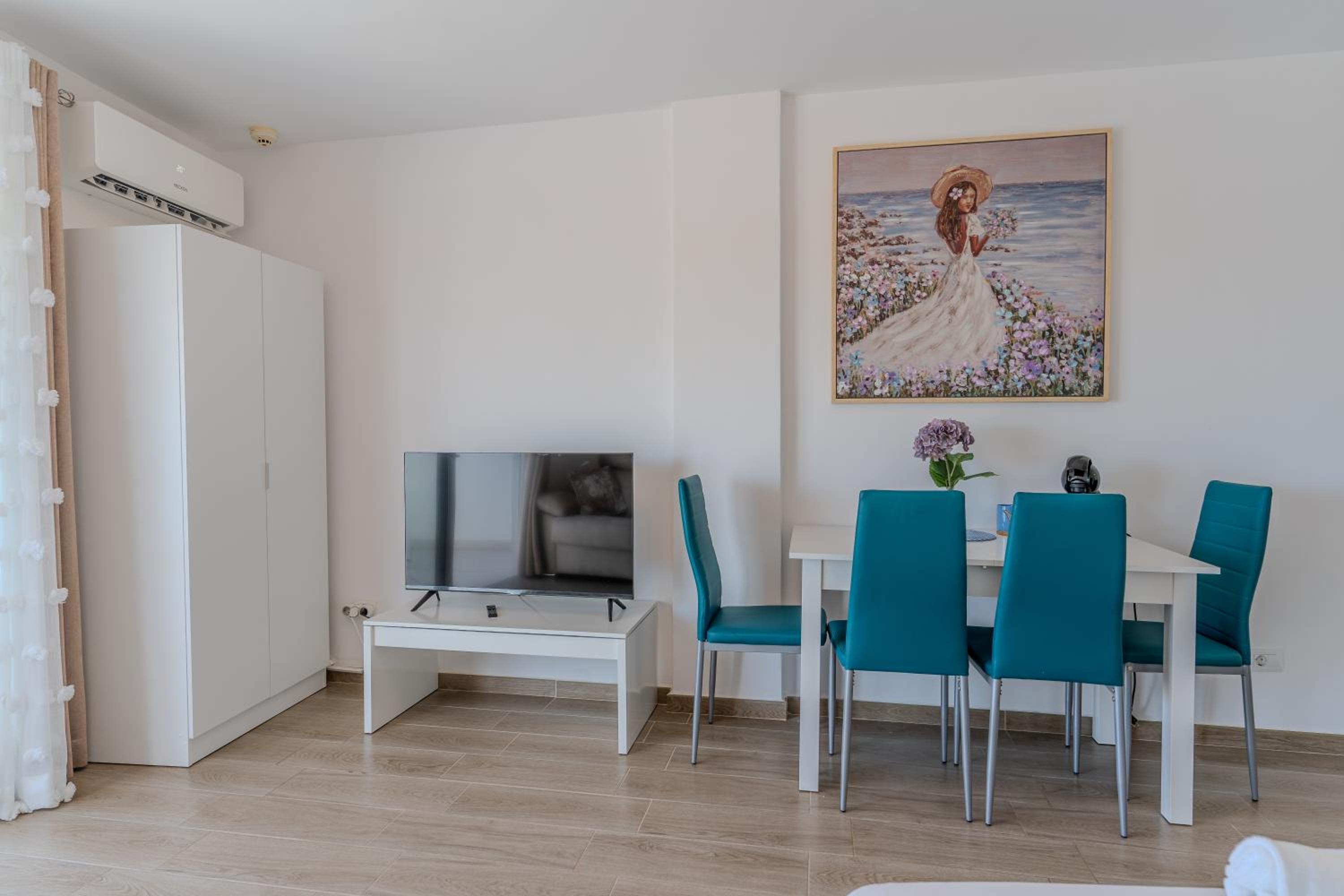 Malibu park studio with ocean views & heated pool