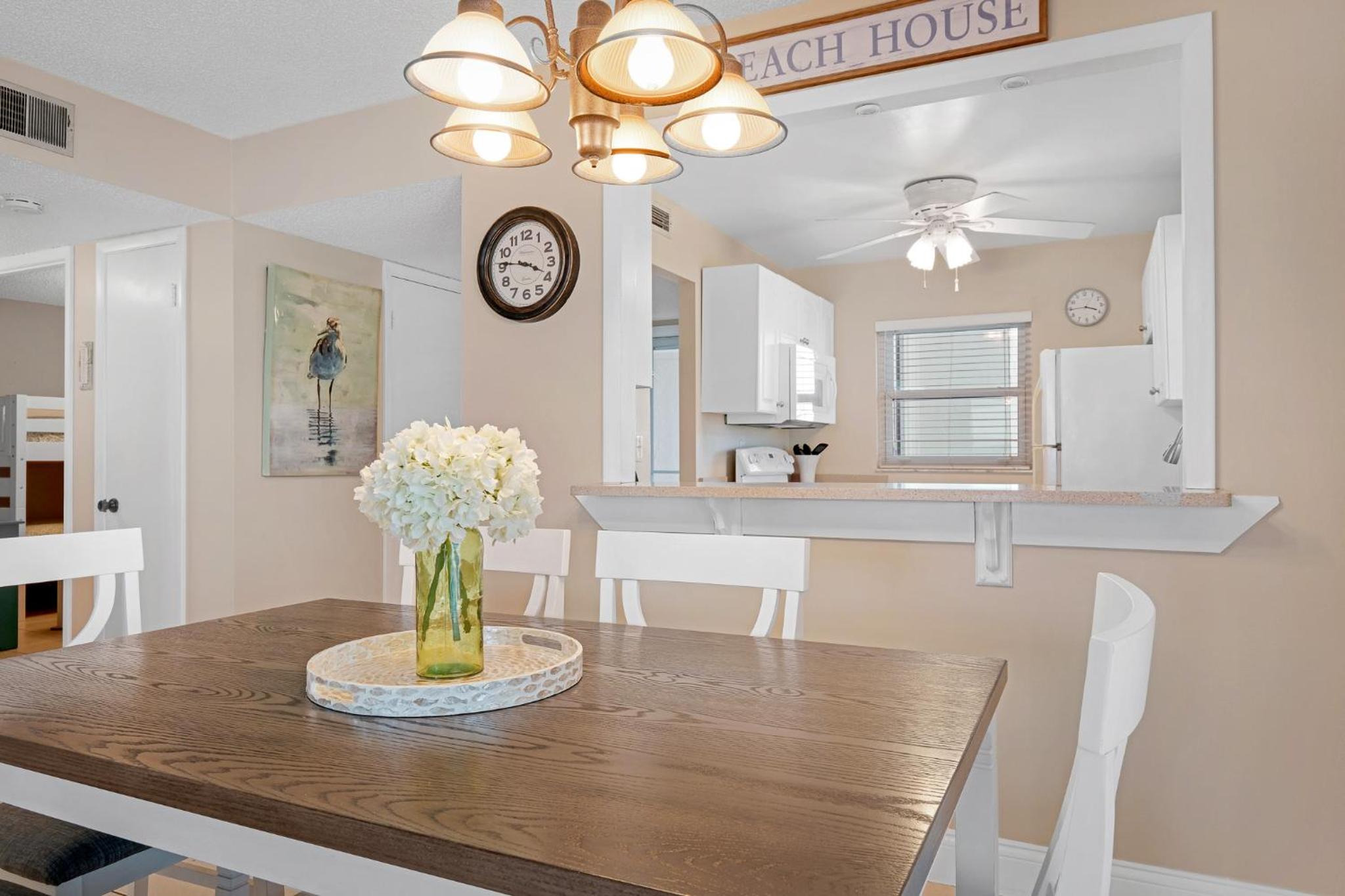 Marvel at the spectacular views from this bright corner condo!