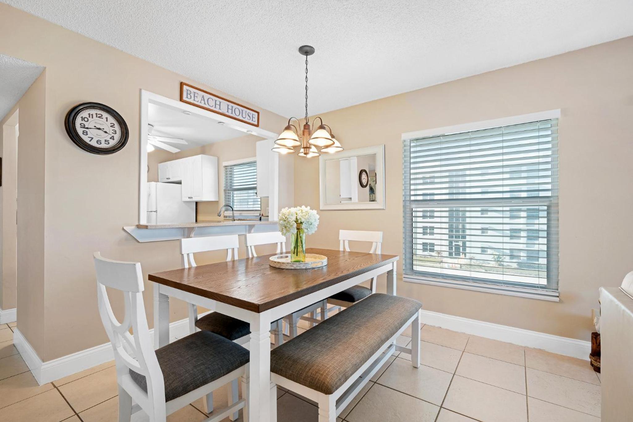 Marvel at the spectacular views from this bright corner condo!