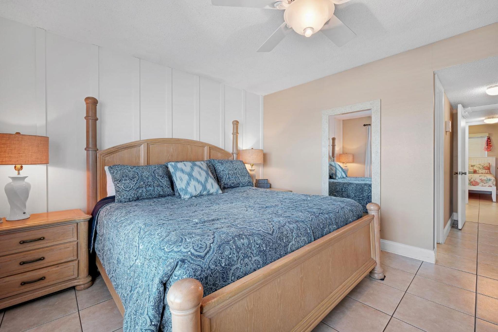 Marvel at the spectacular views from this bright corner condo!