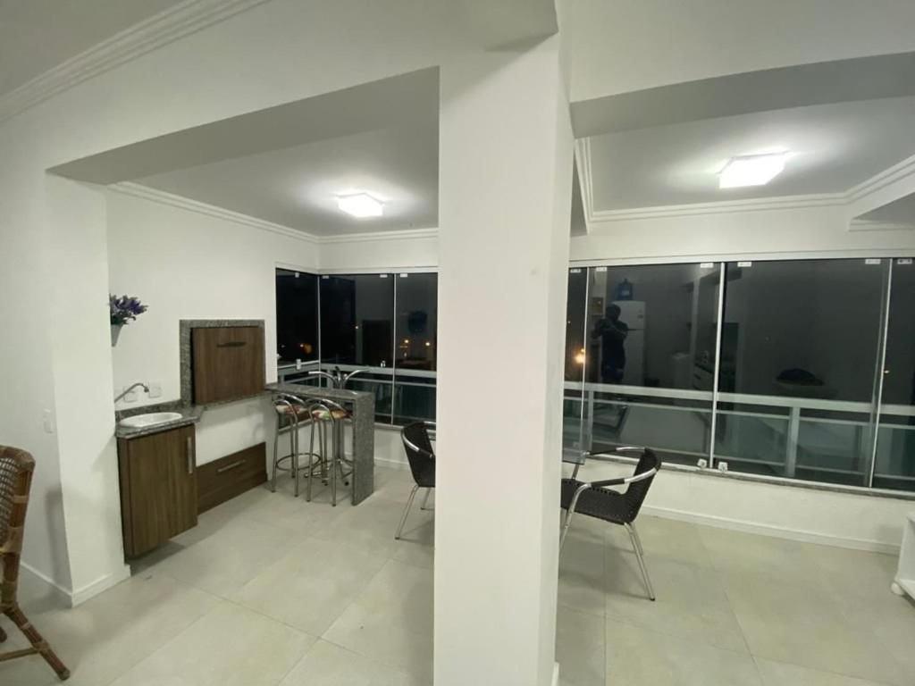 Apt with suites 500m from Jurerê Beach | CPJ504