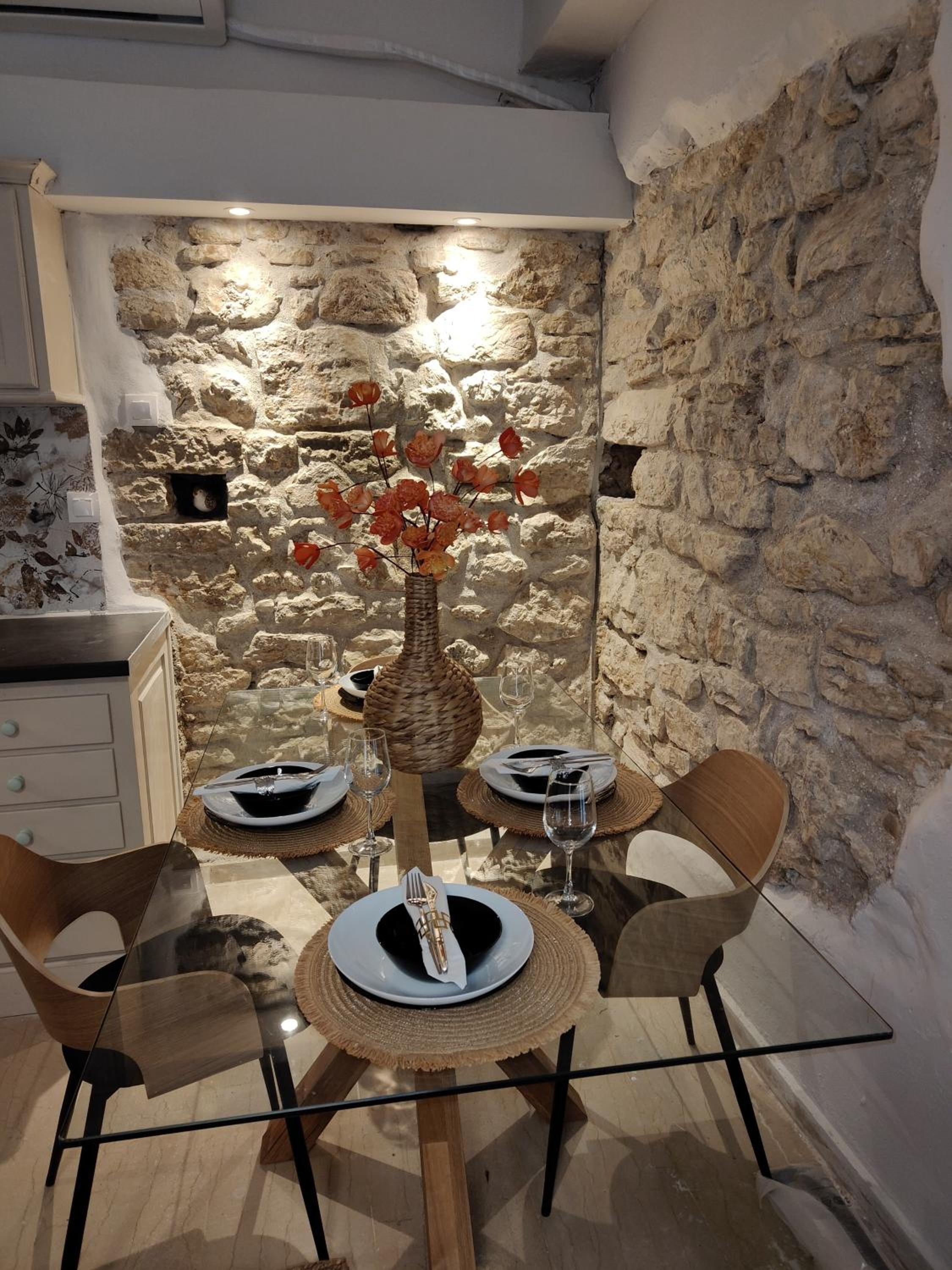 Eleousa House