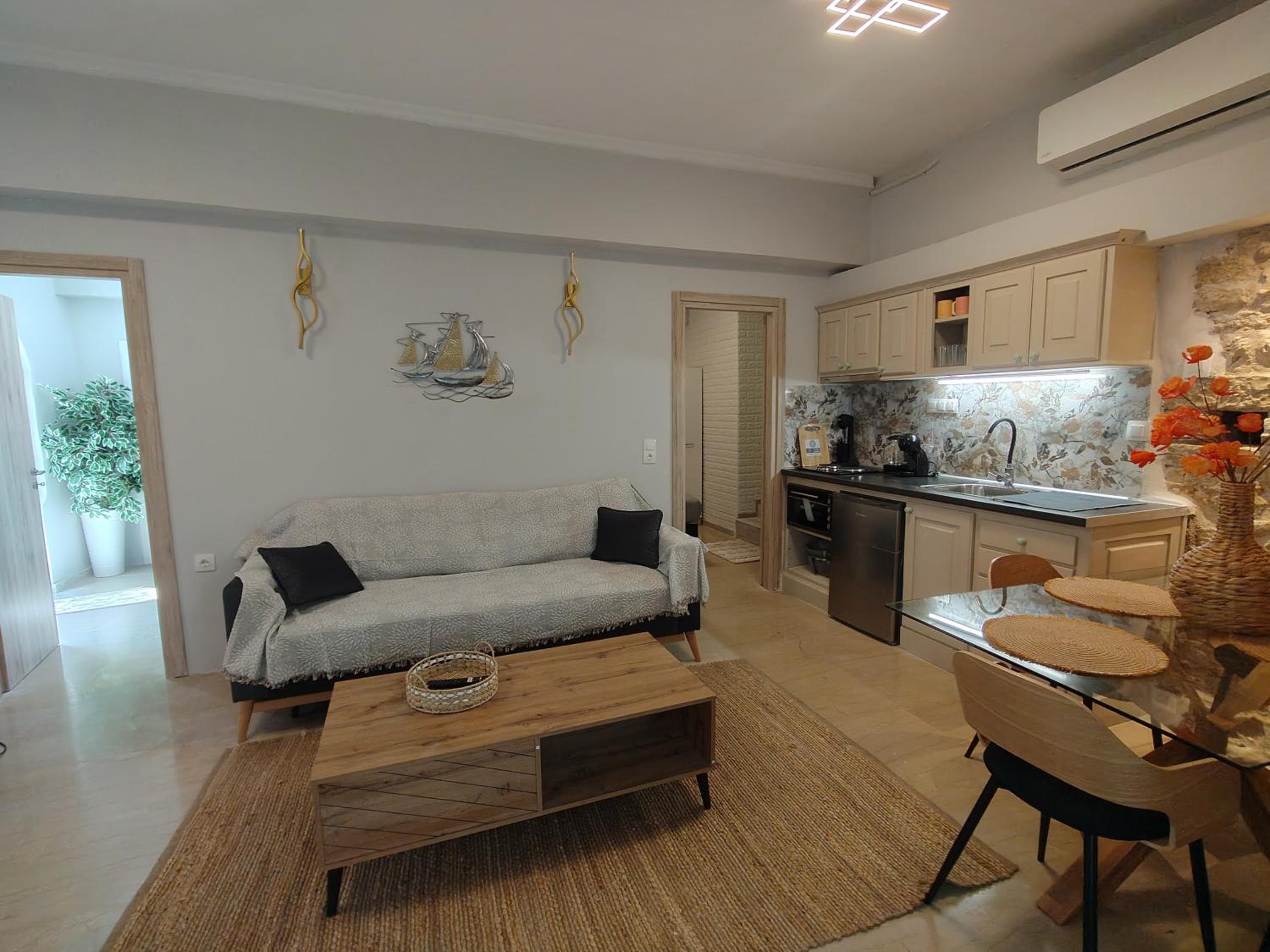 Eleousa House