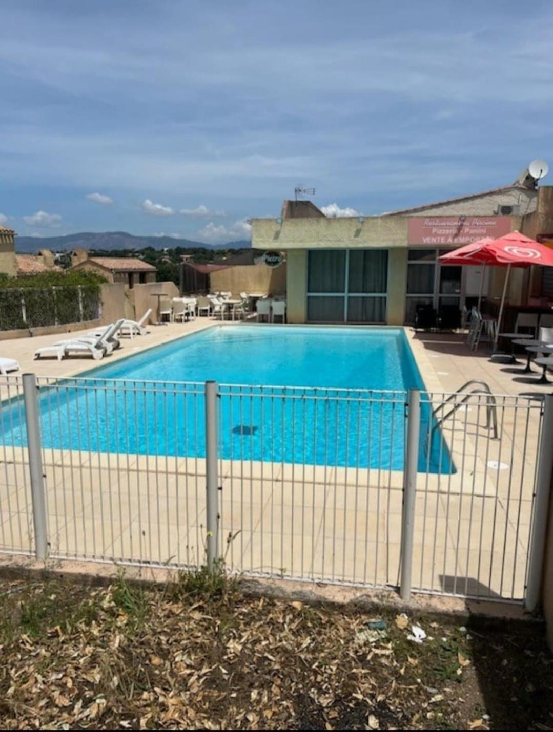 Mini villa cosy piscine, terrasse sans vis à vis proche plages