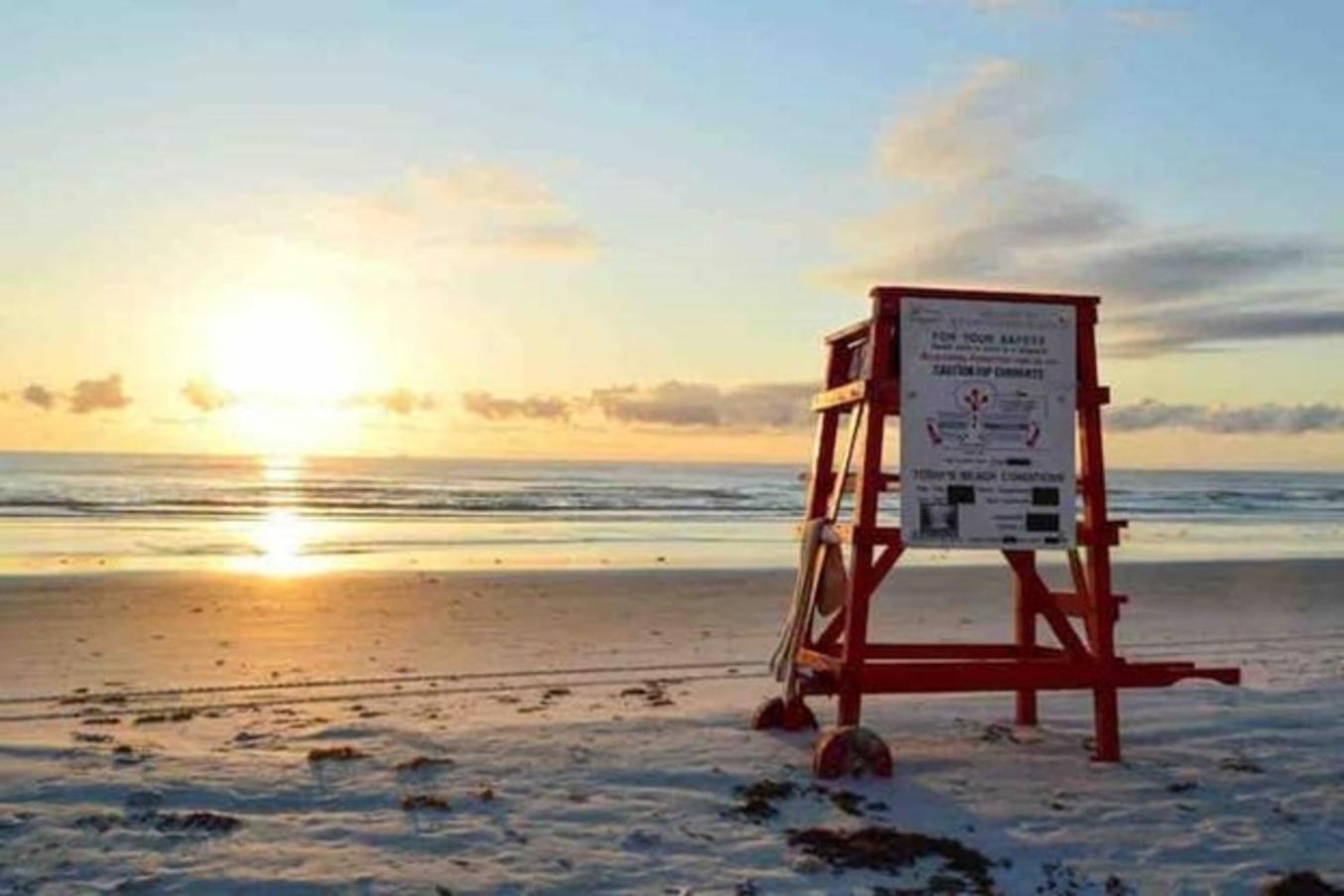 Coastal 3-bed 2-bath condo-New Smyrna Beach FL