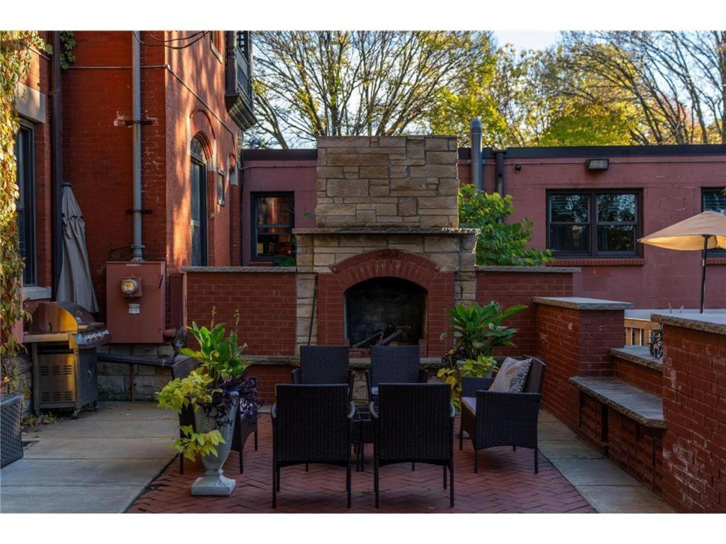The New Victorian Mansion Bed & Breakfast