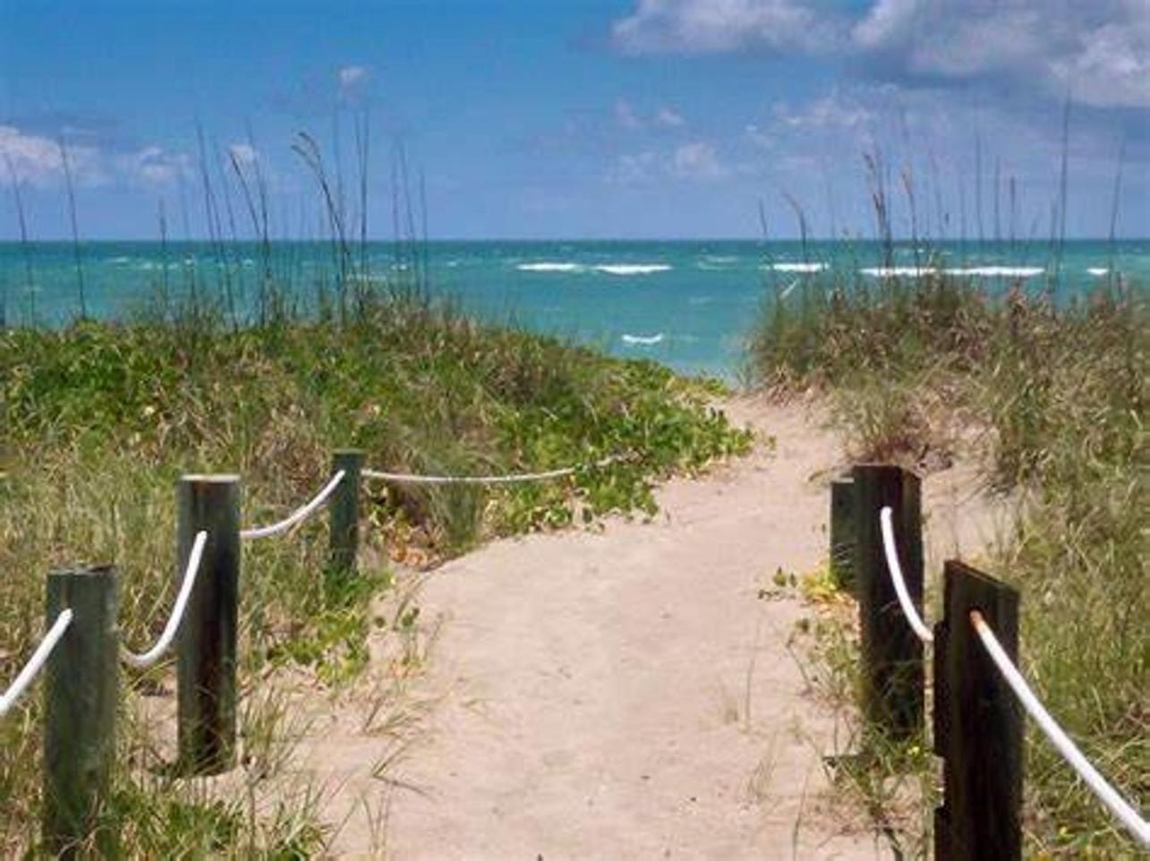 2BR Condo with Direct Beach & Pool Views NSB FL