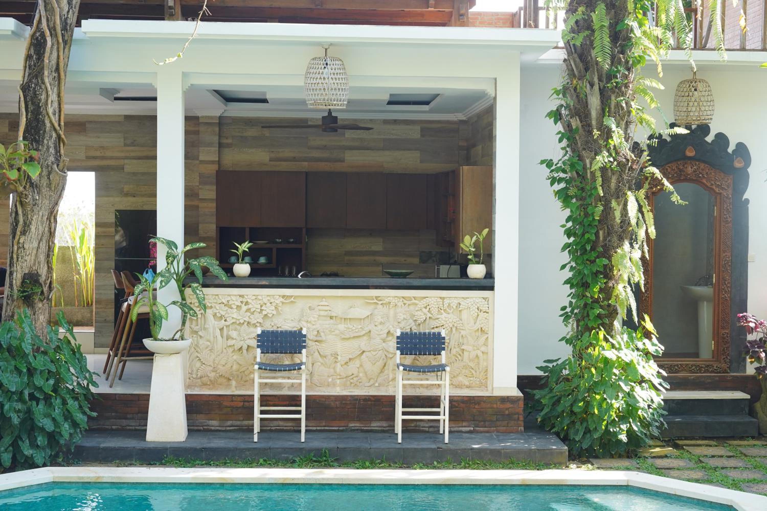 The Laras - Spacious 3BR Authentic Balinese Villa