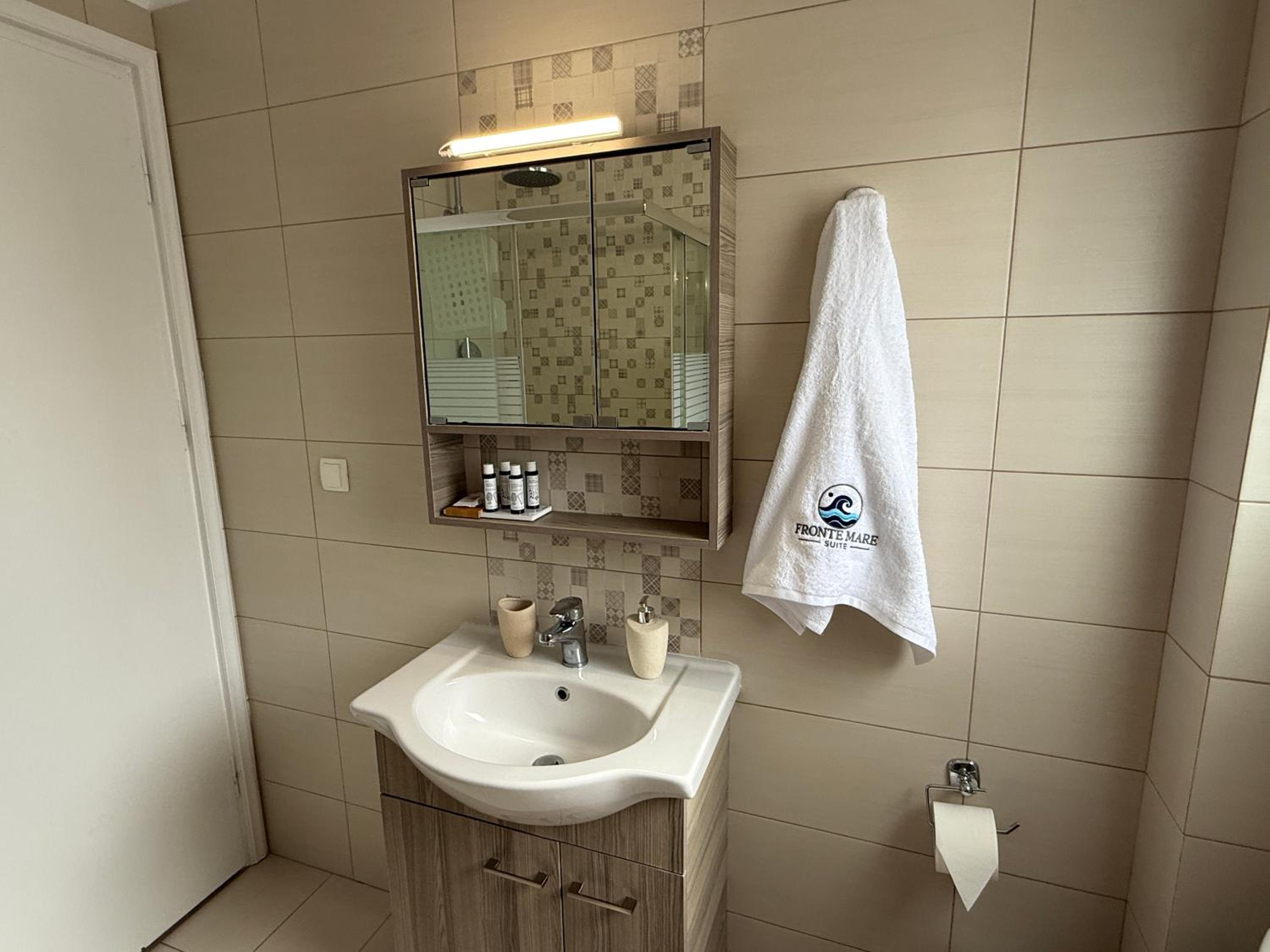 Fronte Mare Suite - Sea Front Luxury Suite With Private Beach Patio
