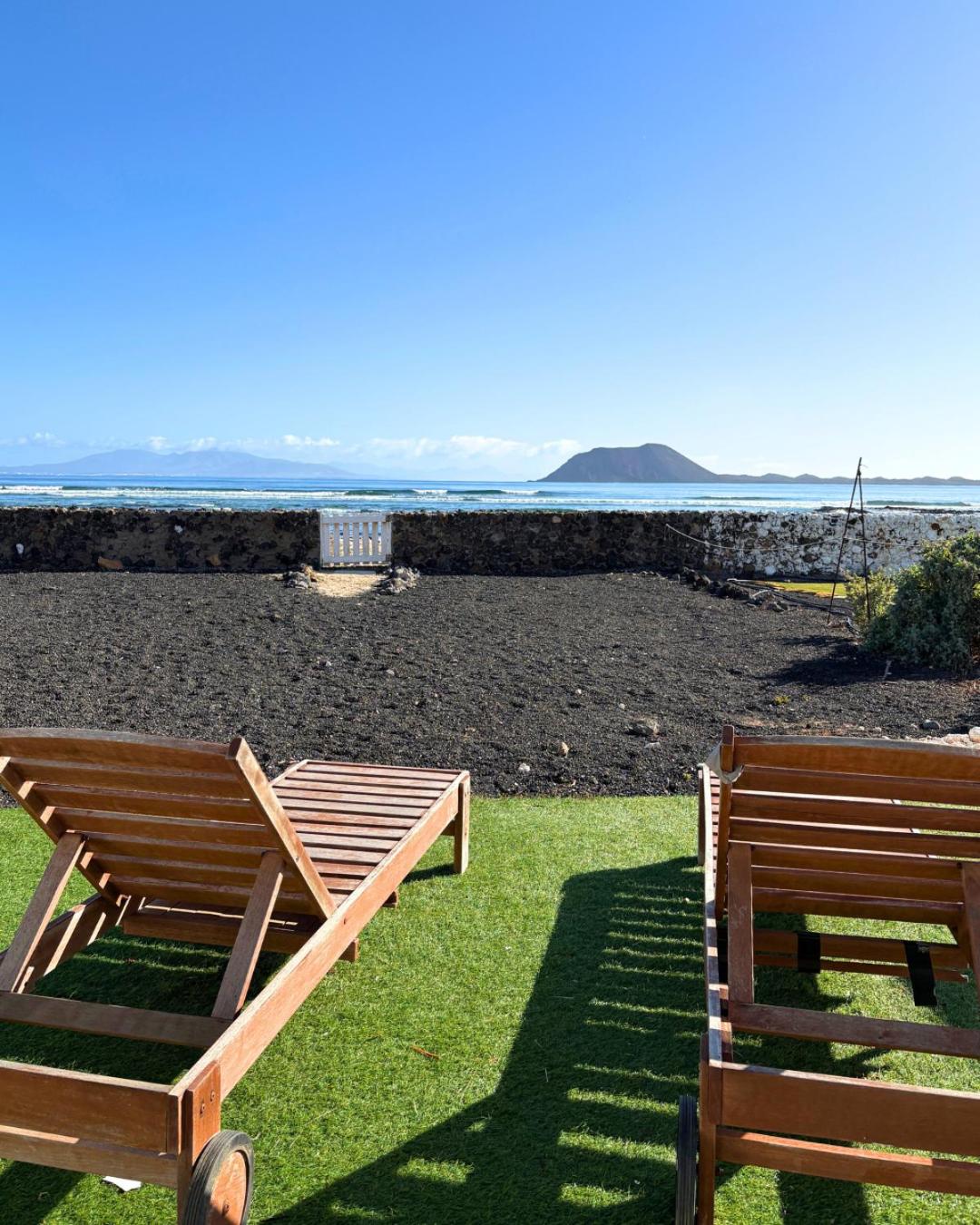 BeachFront Villa - La Casa del Mar