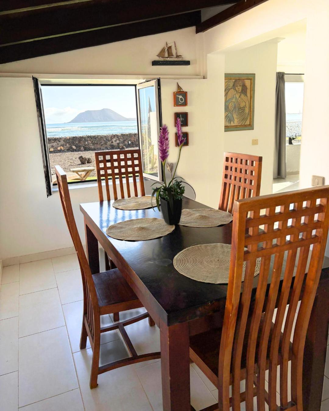 BeachFront Villa - La Casa del Mar