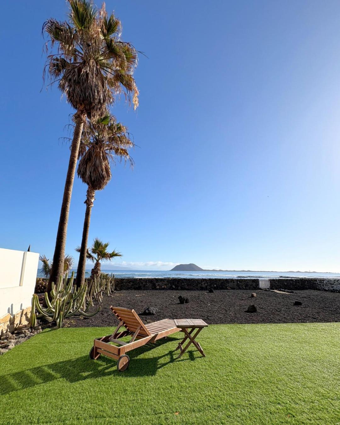 BeachFront Villa - La Casa del Mar