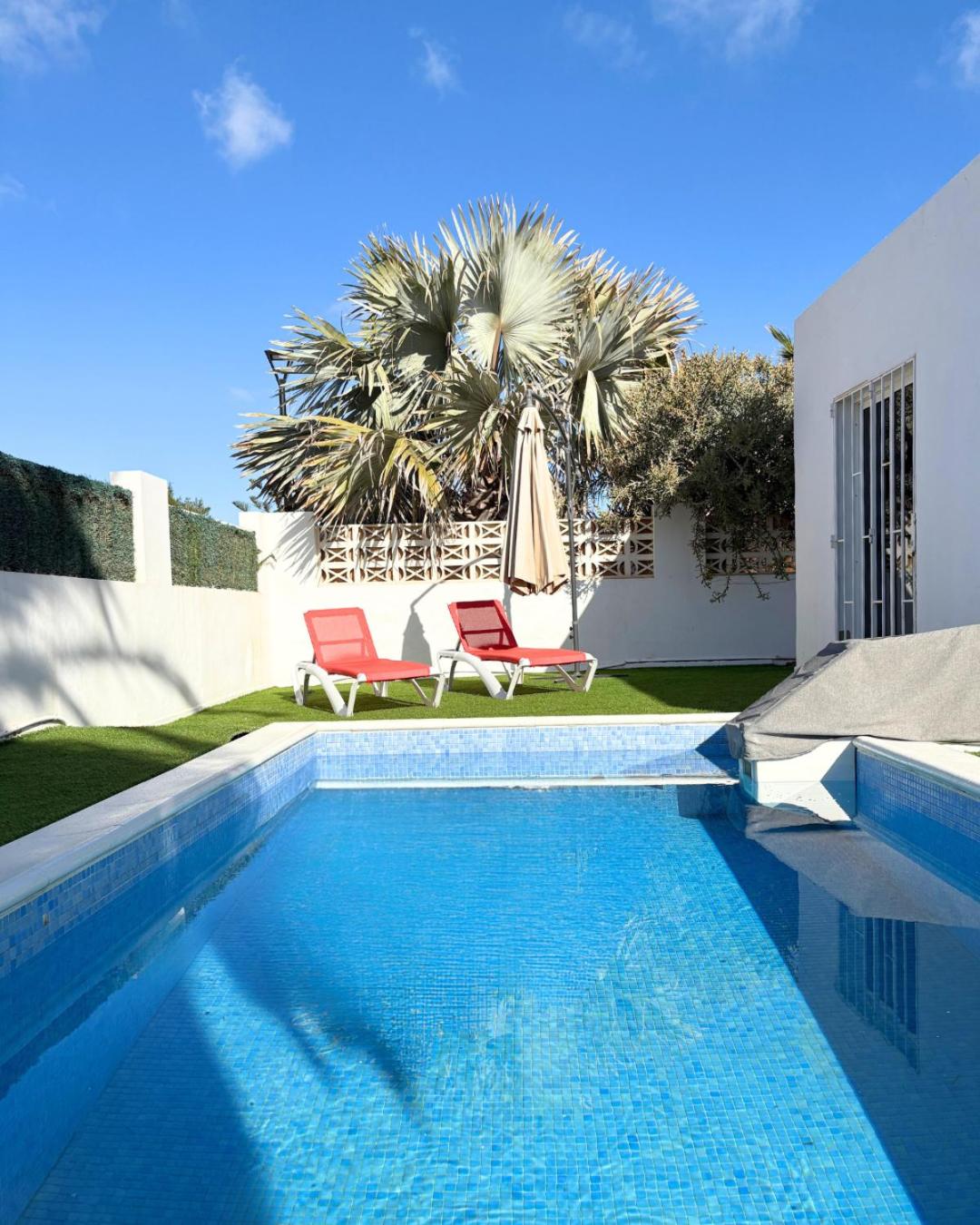 BeachFront Villa - La Casa del Mar