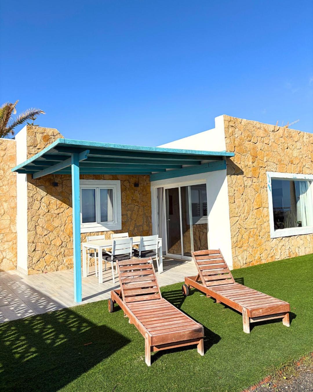 BeachFront Villa - La Casa del Mar