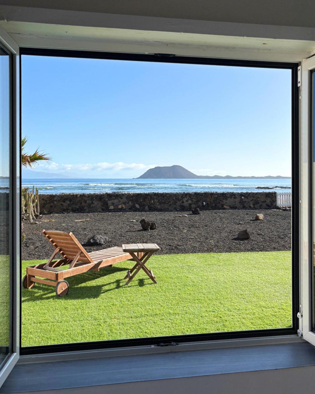 BeachFront Villa - La Casa del Mar