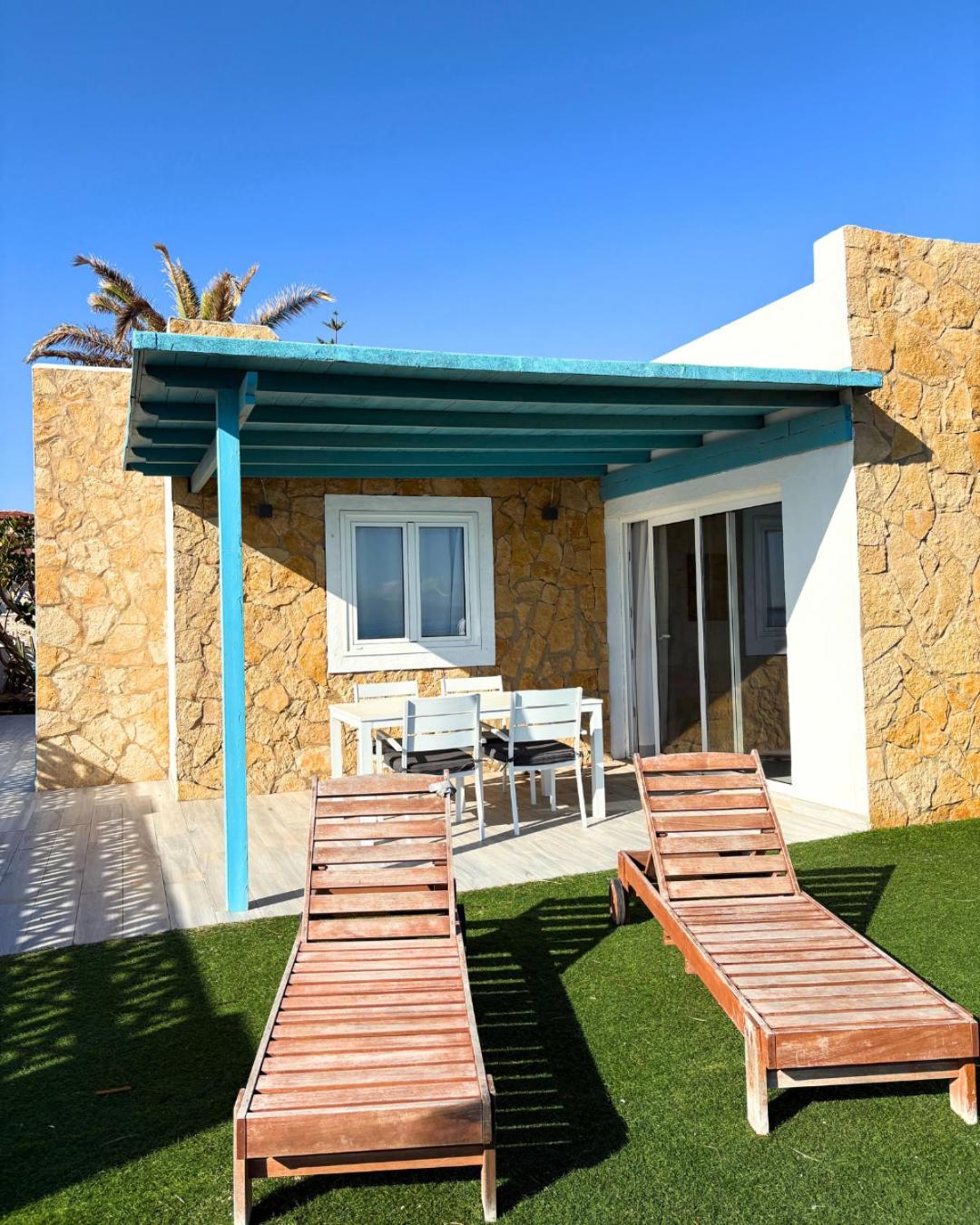 BeachFront Villa - La Casa del Mar