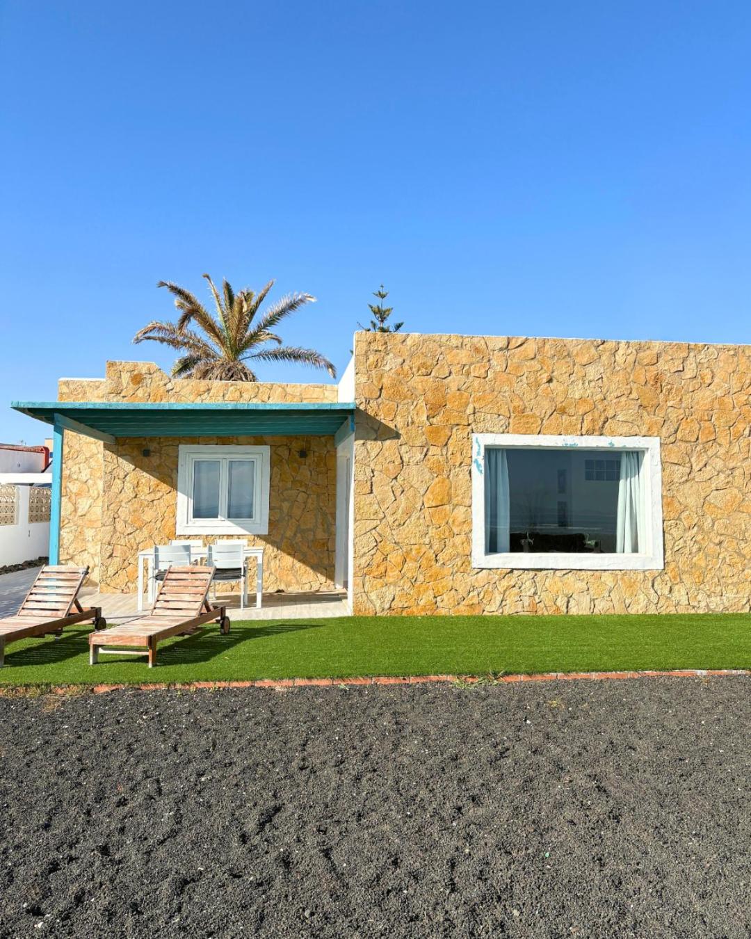 BeachFront Villa - La Casa del Mar