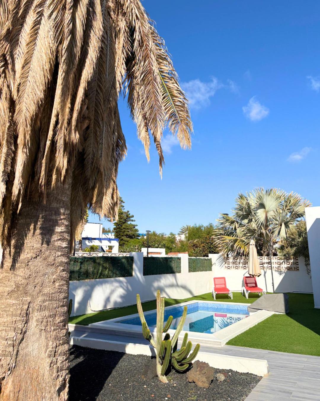 BeachFront Villa - La Casa del Mar