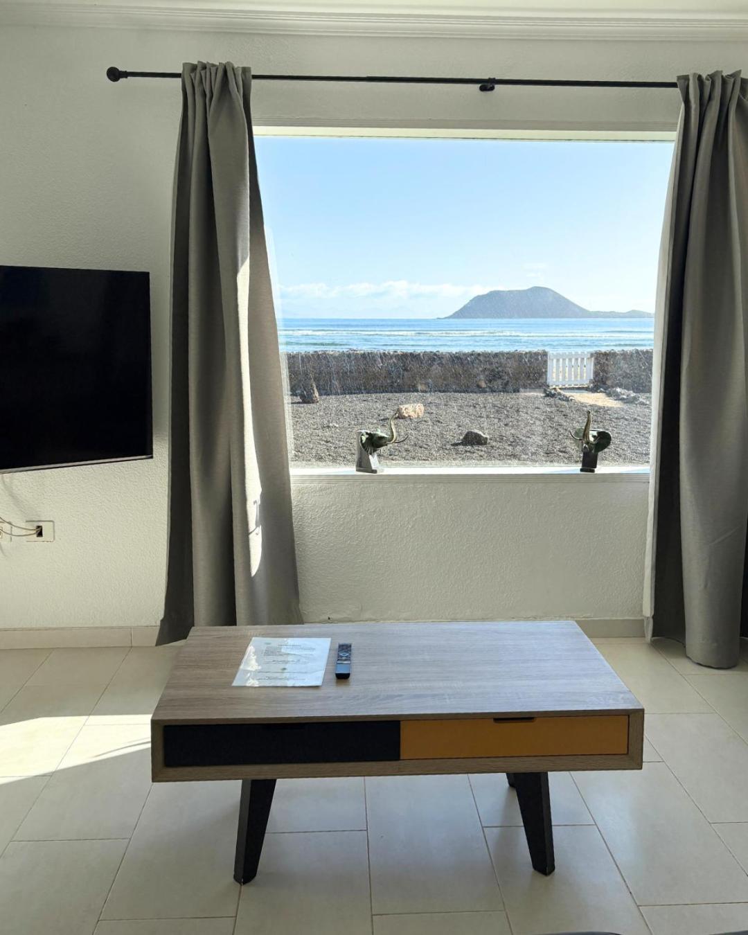 BeachFront Villa - La Casa del Mar