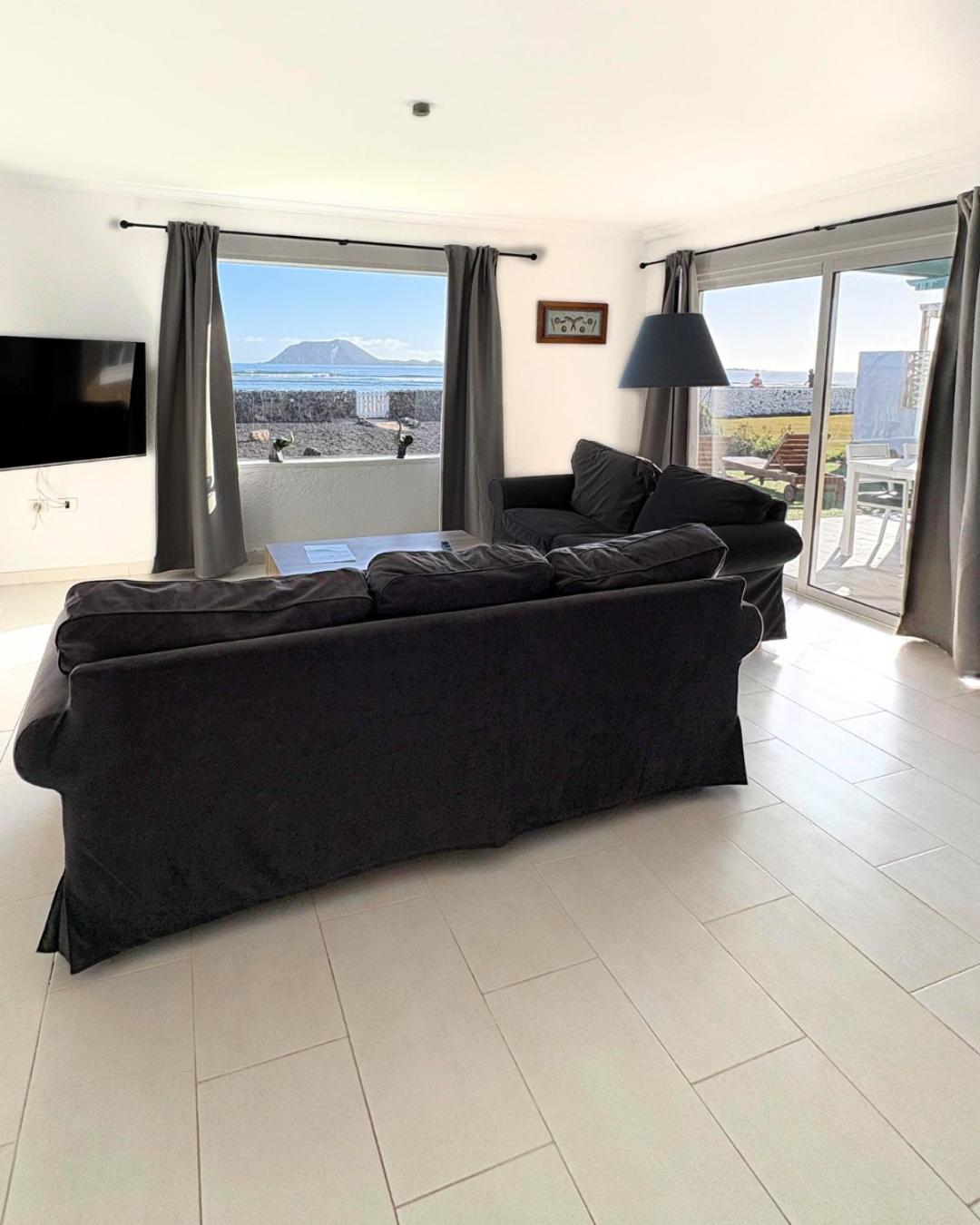 BeachFront Villa - La Casa del Mar