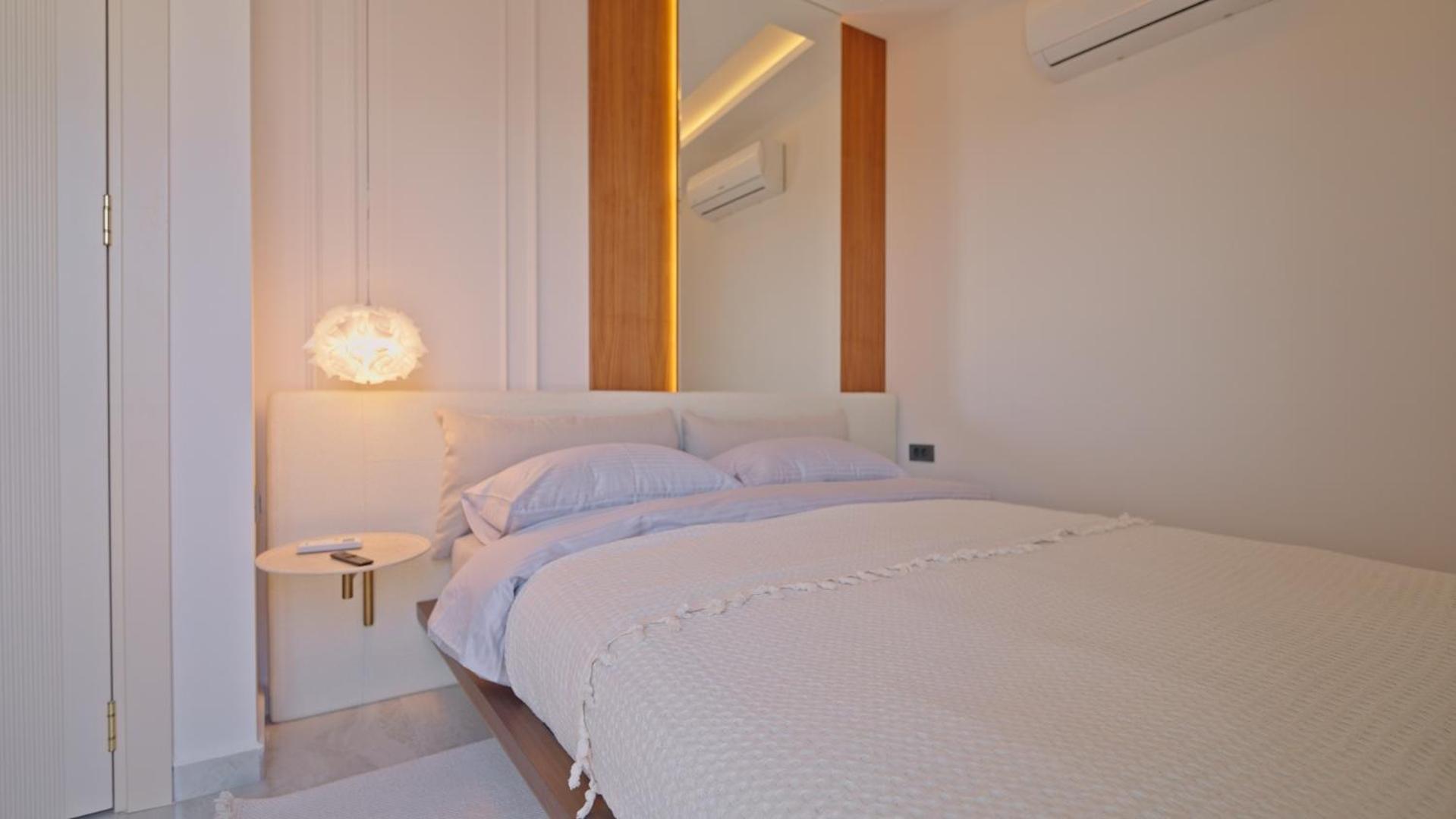 Qoople Legend 37-A40 prime sea location apartment