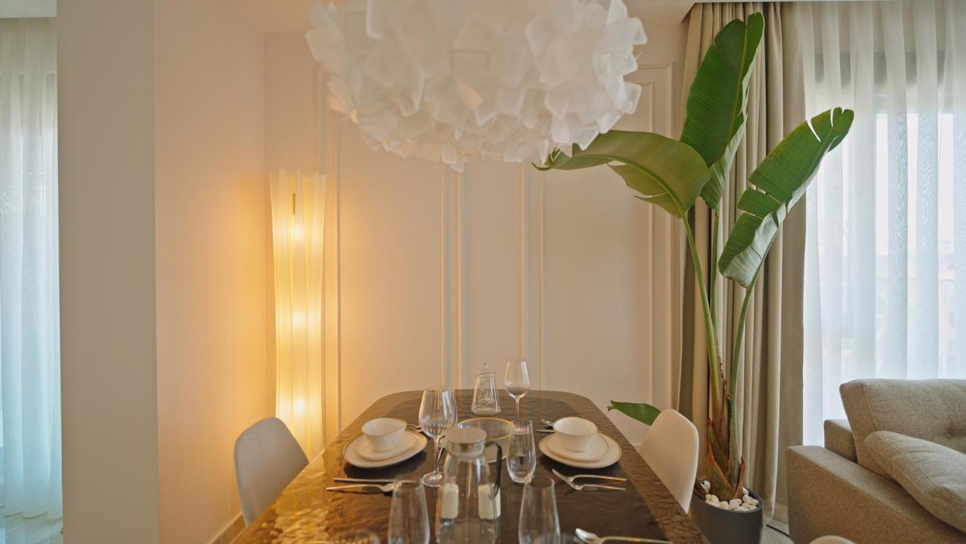 Qoople Legend 37-A40 prime sea location apartment