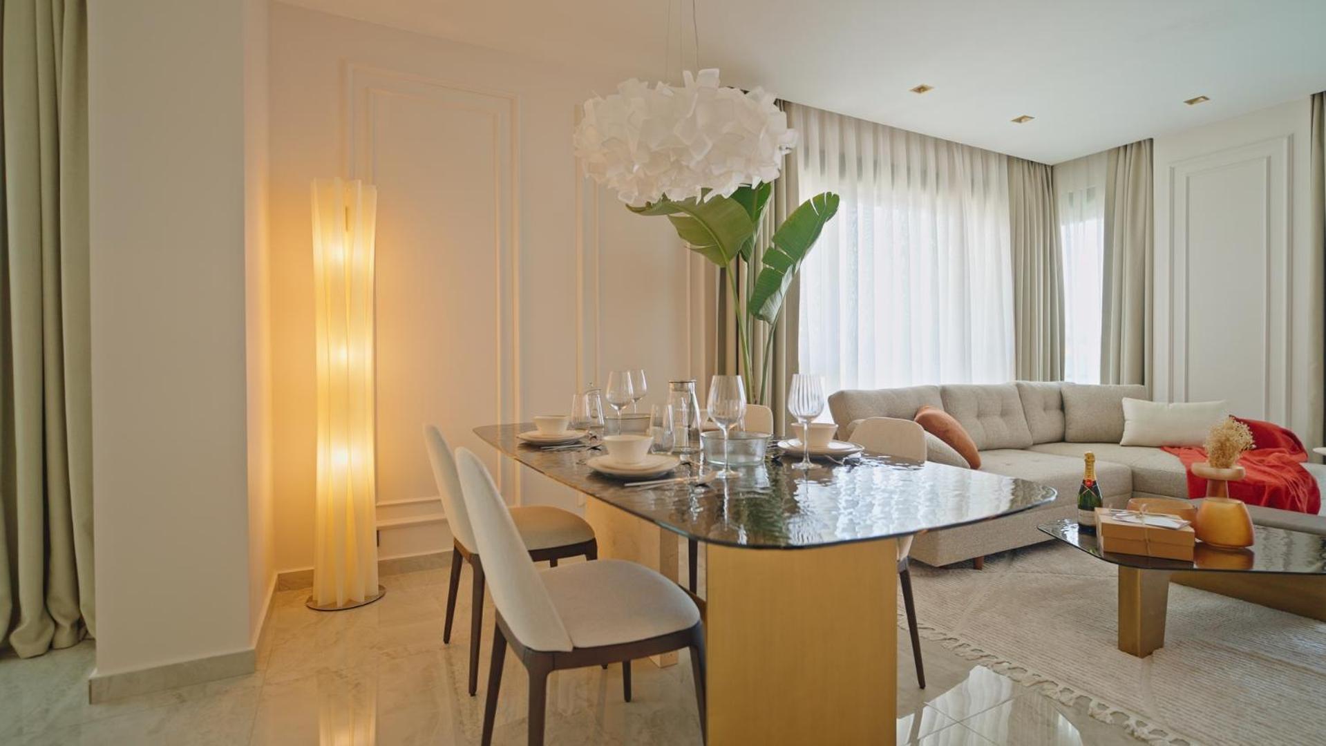 Qoople Legend 37-A40 prime sea location apartment