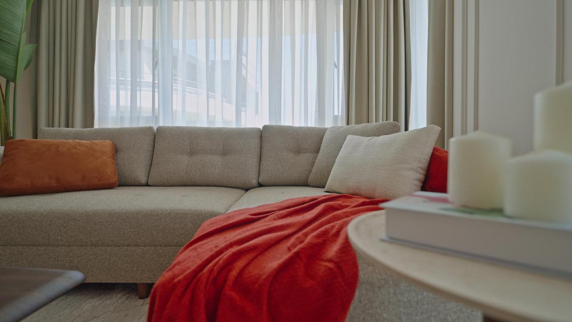 Qoople Legend 37-A40 prime sea location apartment