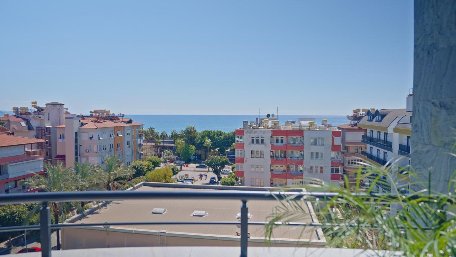 Qoople Legend 37-A40 prime sea location apartment
