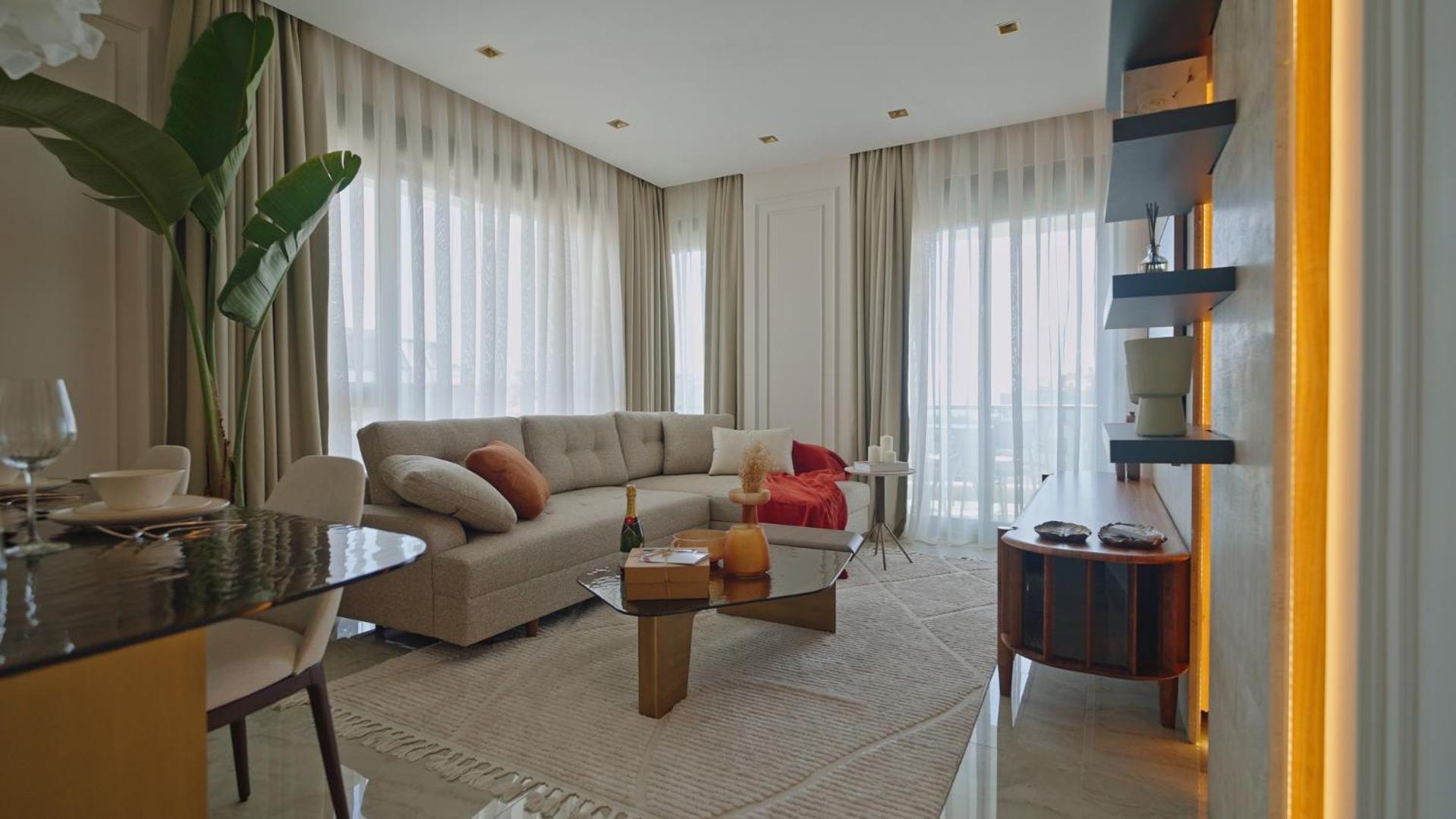 Qoople Legend 37-A40 prime sea location apartment