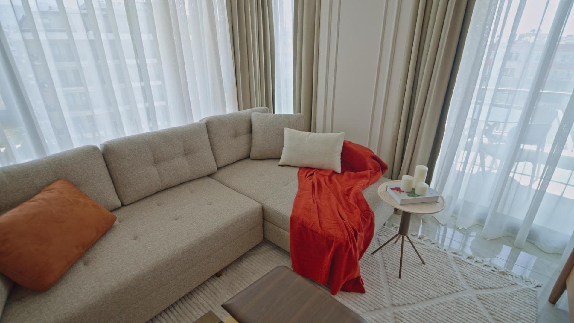 Qoople Legend 37-A40 prime sea location apartment